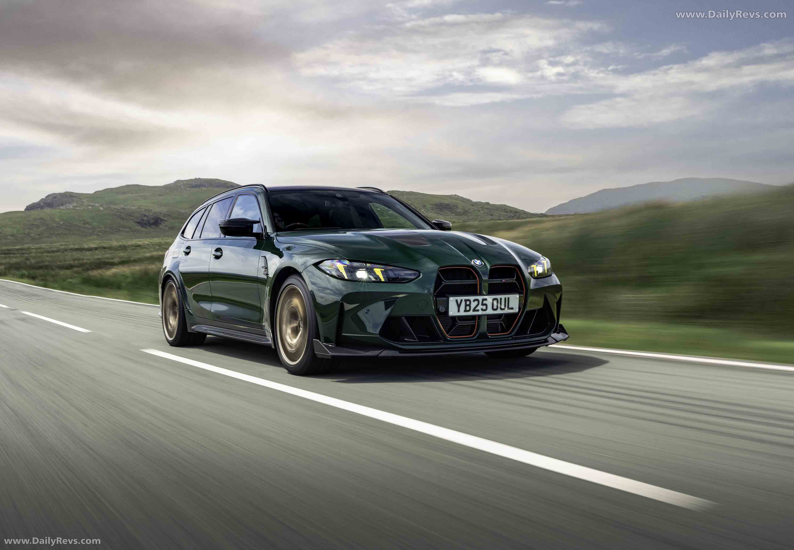 2025 BMW M3 CS Touring G81 UK Version Front View