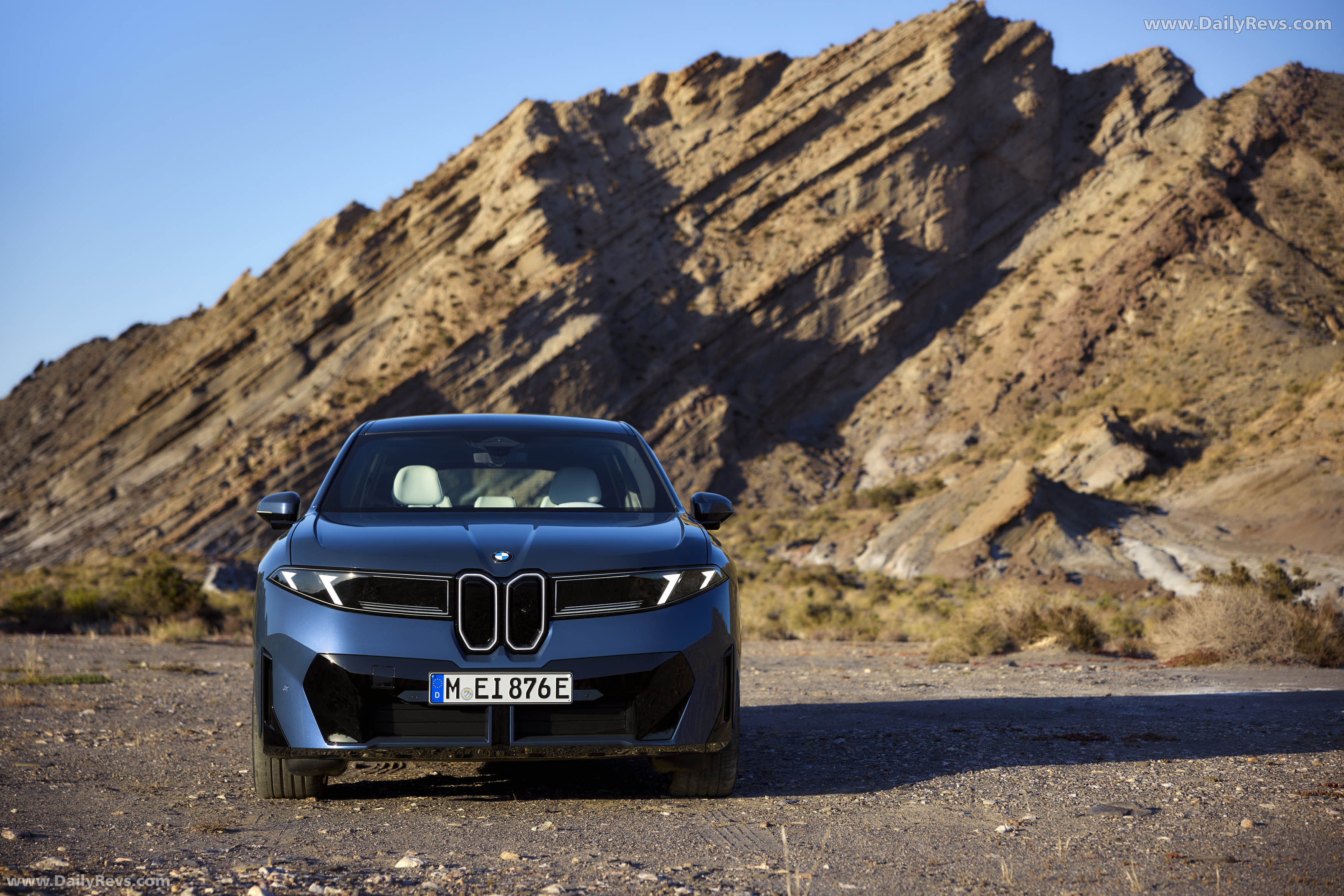 2026 BMW iX3 50 xDrive NA5 Front View
