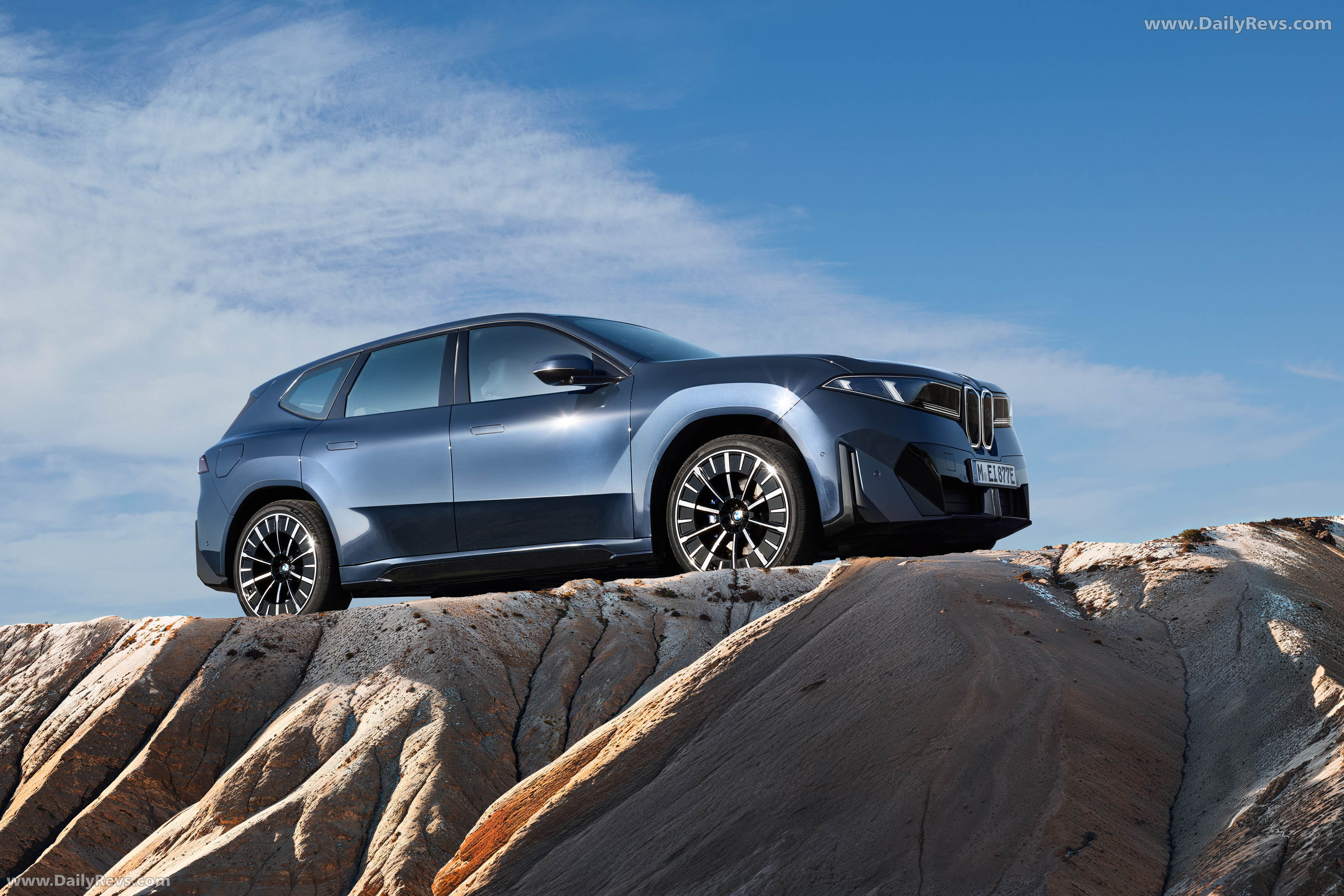 2026 BMW iX3 50 xDrive NA5 Front View
