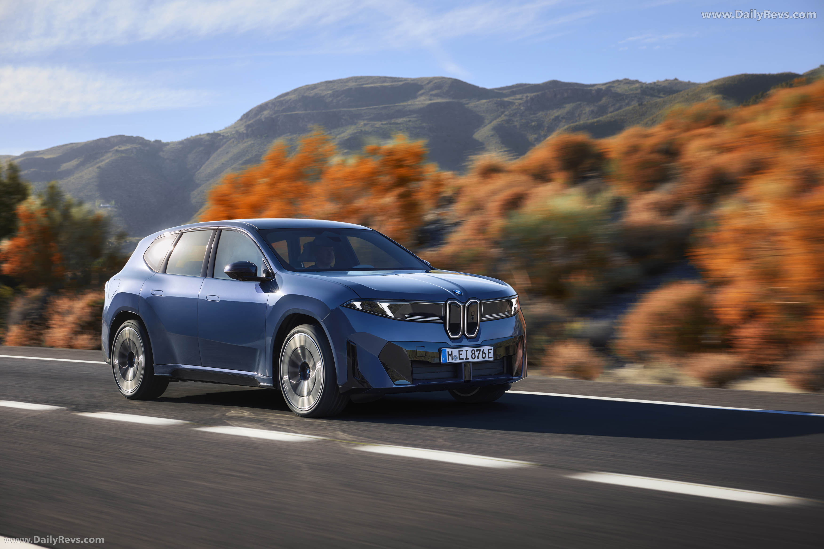 2026 BMW iX3 50 xDrive NA5 Front View