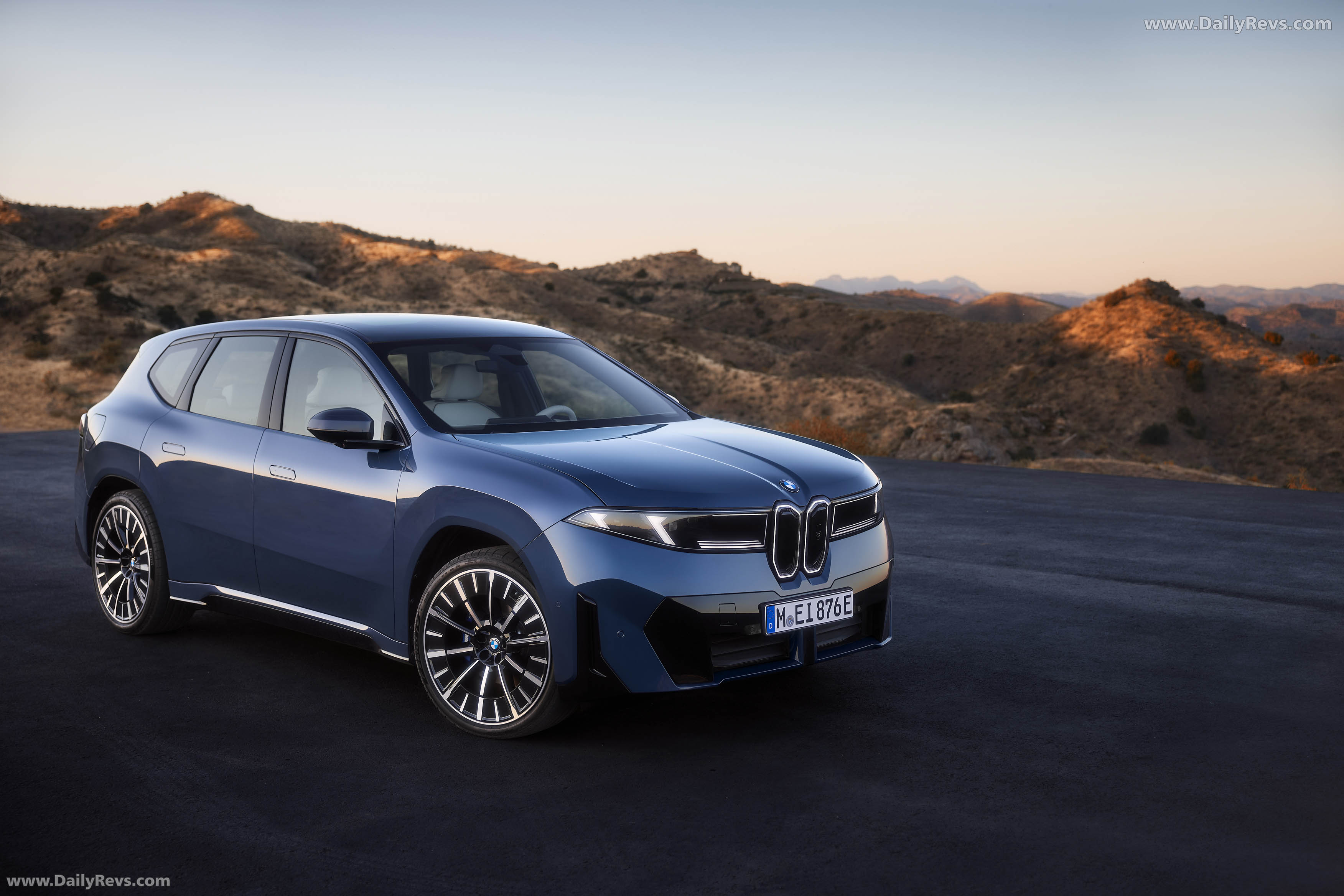 2026 BMW iX3 50 xDrive NA5 Front View