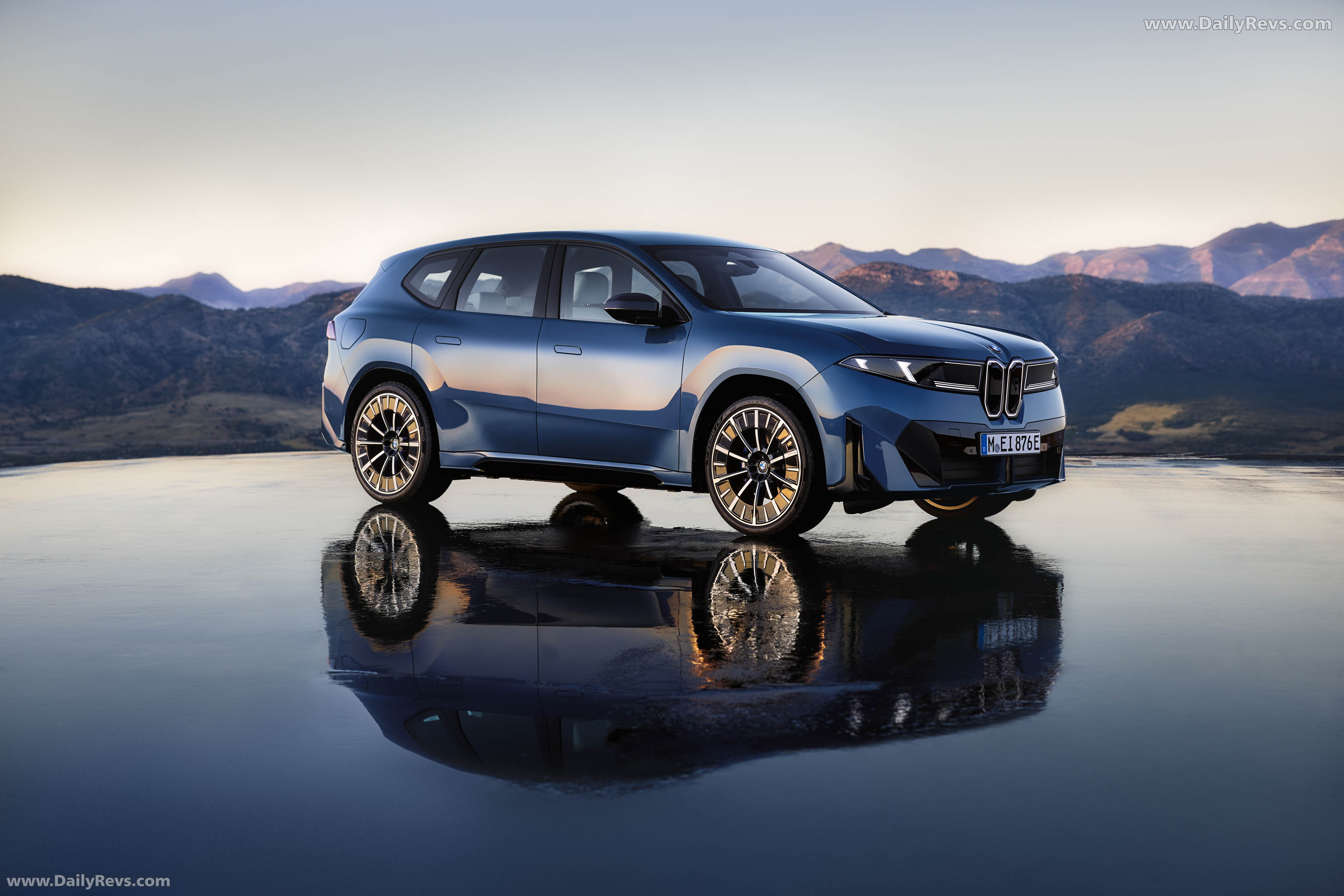 2026 BMW iX3 50 xDrive NA5 Front View