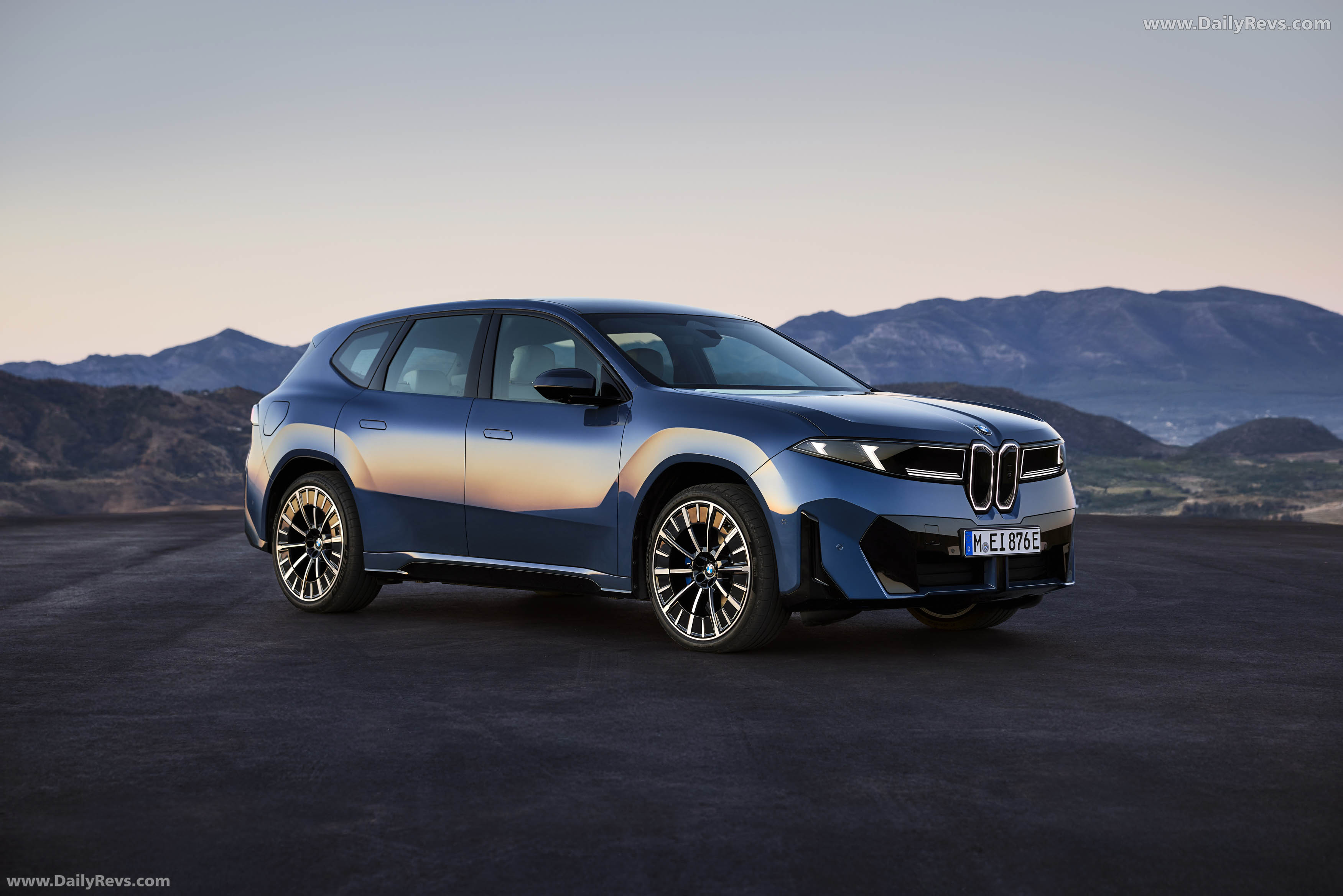 2026 BMW iX3 50 xDrive NA5 Front View