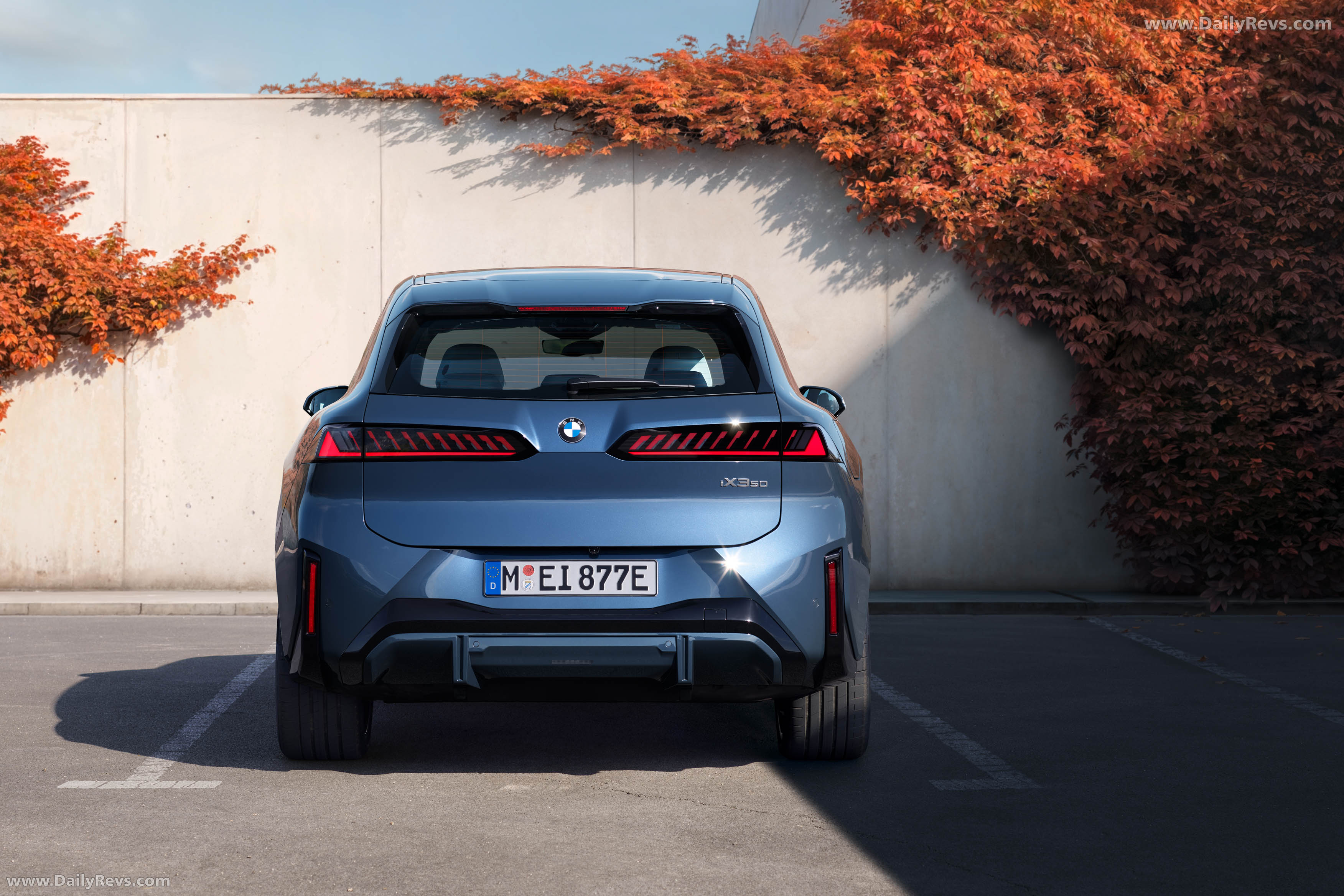 2026 BMW iX3 50 xDrive NA5 Rear View