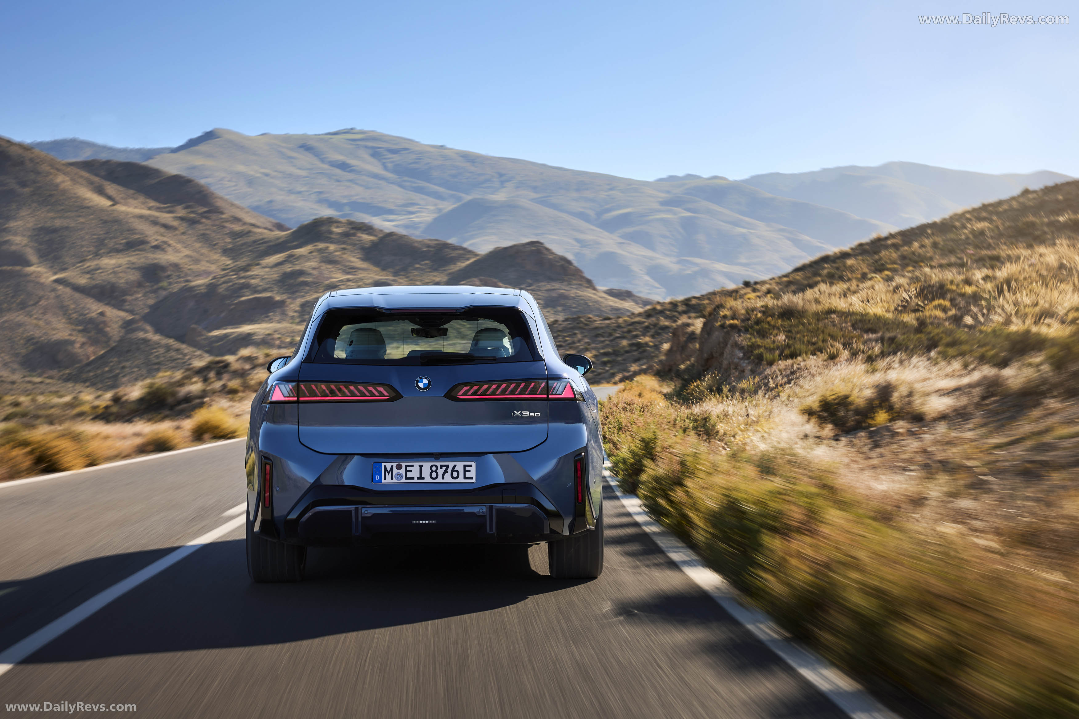 2026 BMW iX3 50 xDrive NA5 Rear View