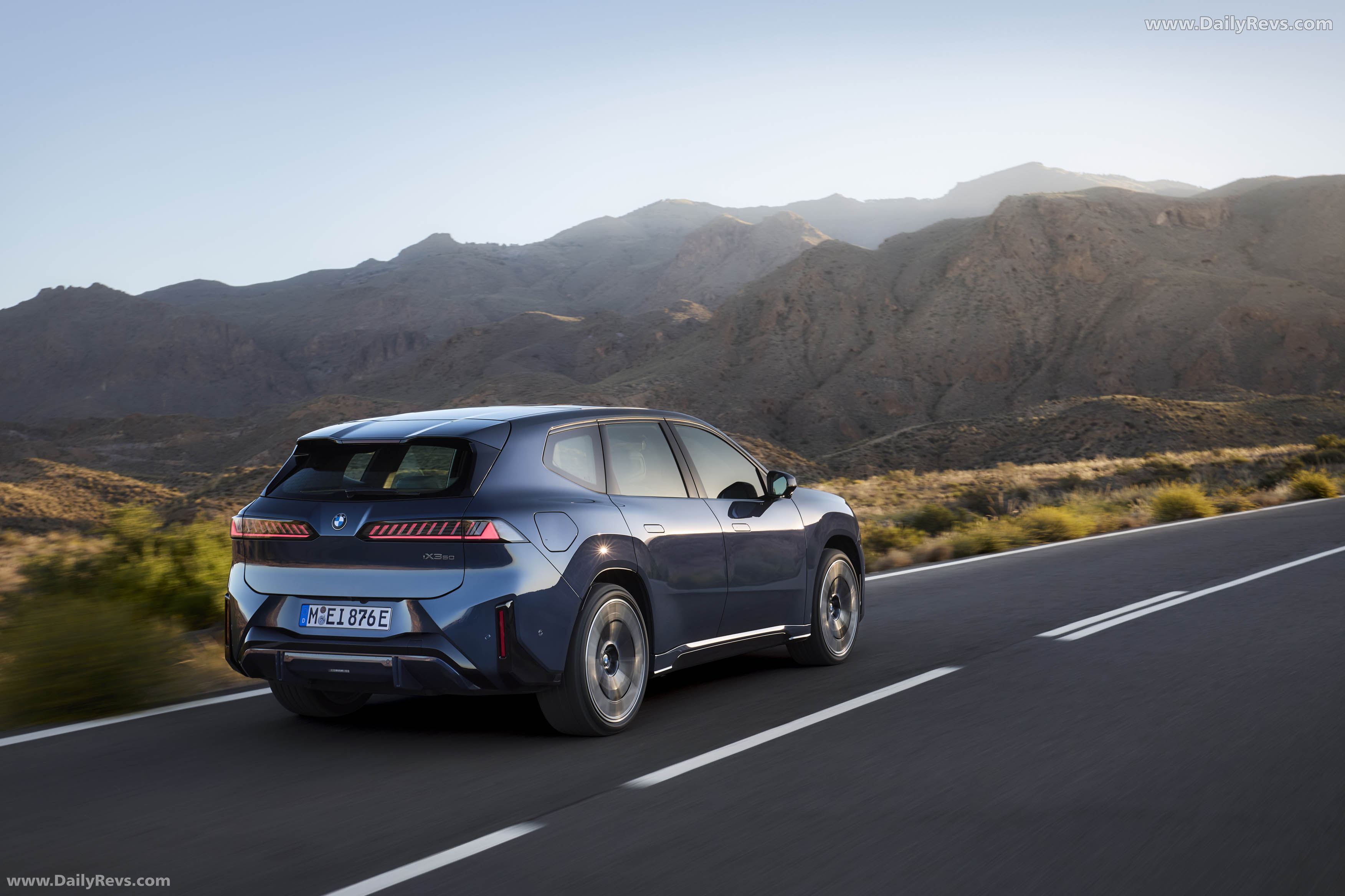 2026 BMW iX3 50 xDrive NA5 Rear View