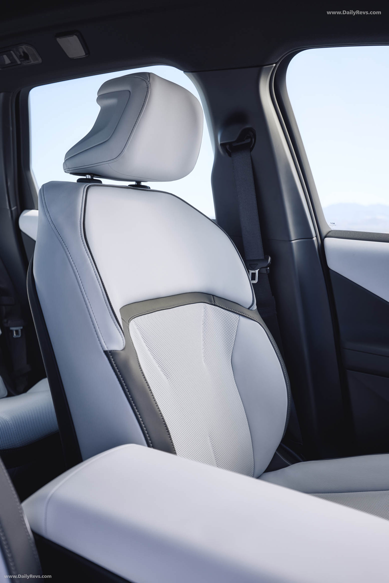 2026 BMW iX3 50 xDrive NA5 Interior