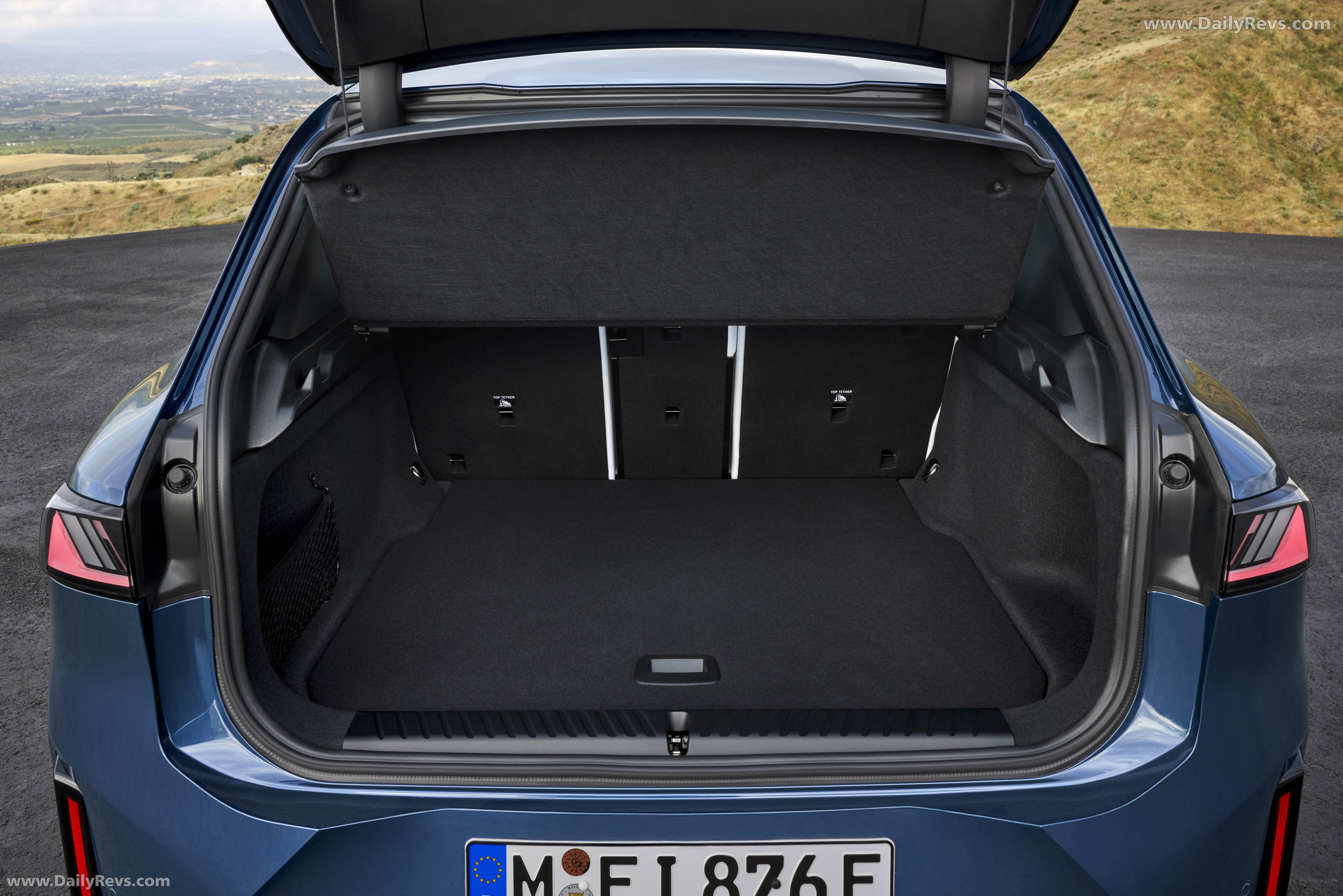 2026 BMW iX3 50 xDrive NA5 Interior
