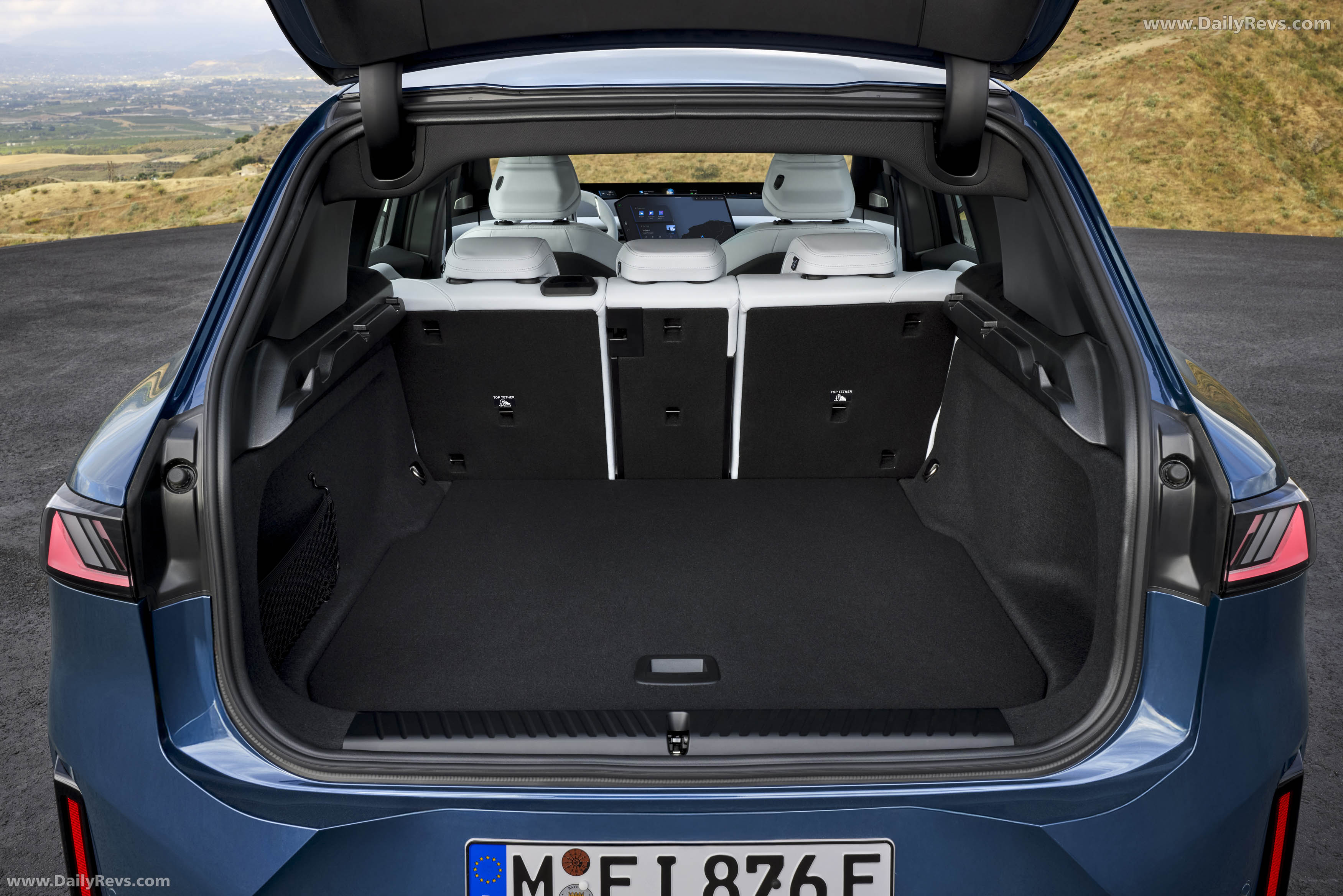 2026 BMW iX3 50 xDrive NA5 Interior