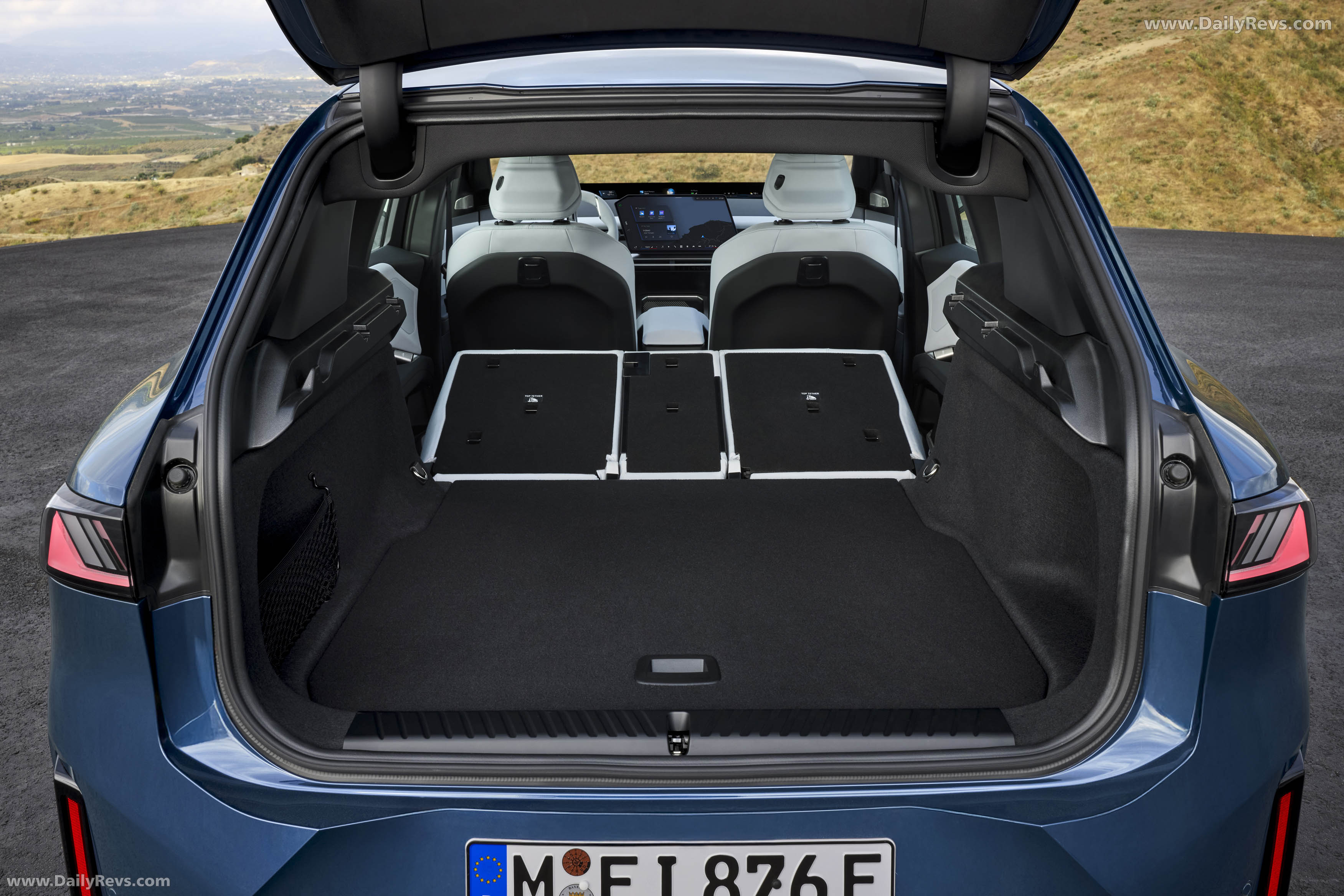 2026 BMW iX3 50 xDrive NA5 Interior