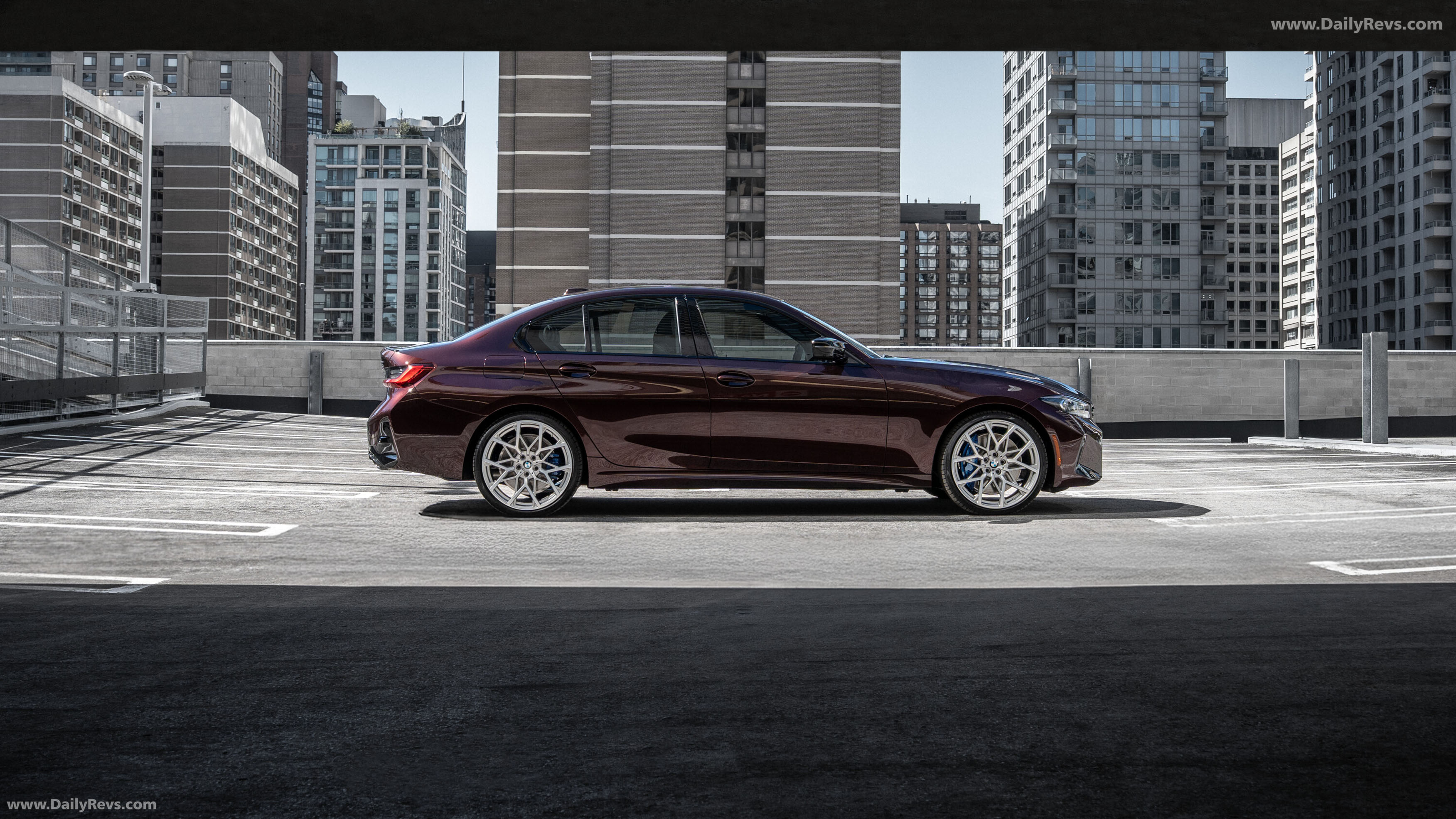 2026 BMW M340i xDrive 50 Jahre G20 Madeira Red Side View