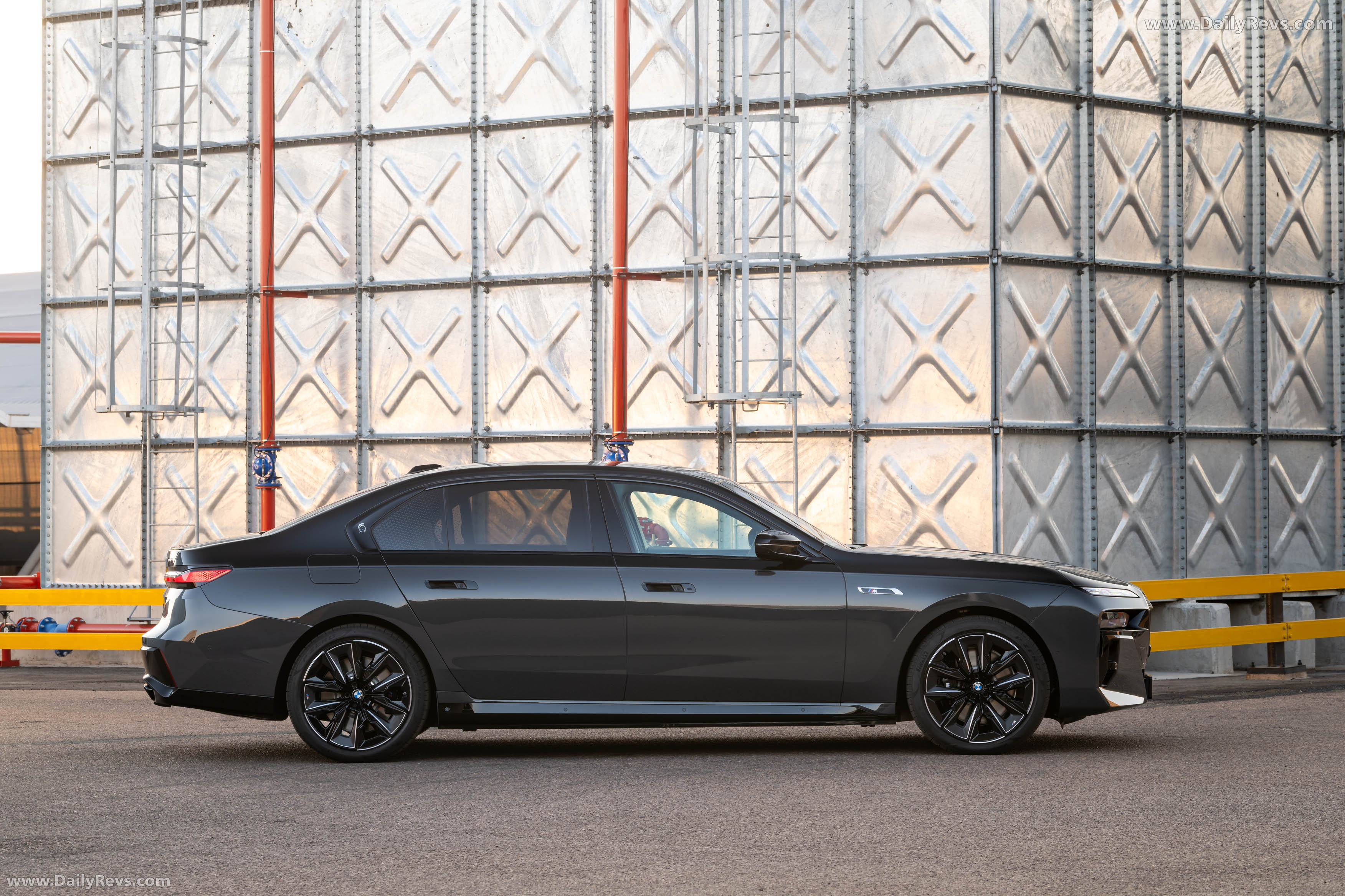 2025 BMW 7 Series Gary Player Signature G70 Side View