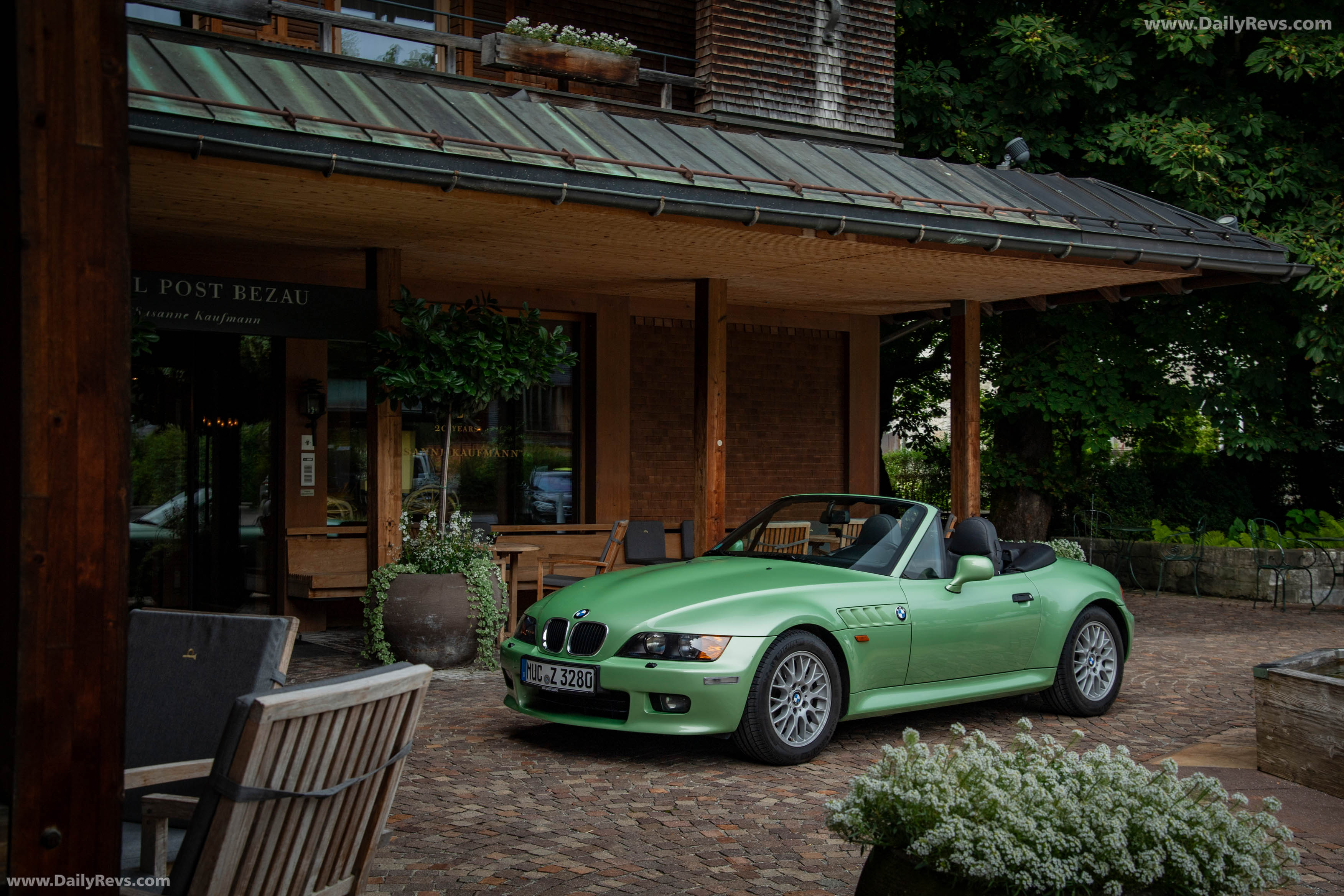 1999 BMW Z3 Roadster Front View
