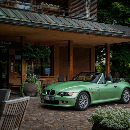 1999 BMW Z3 Roadster Front View