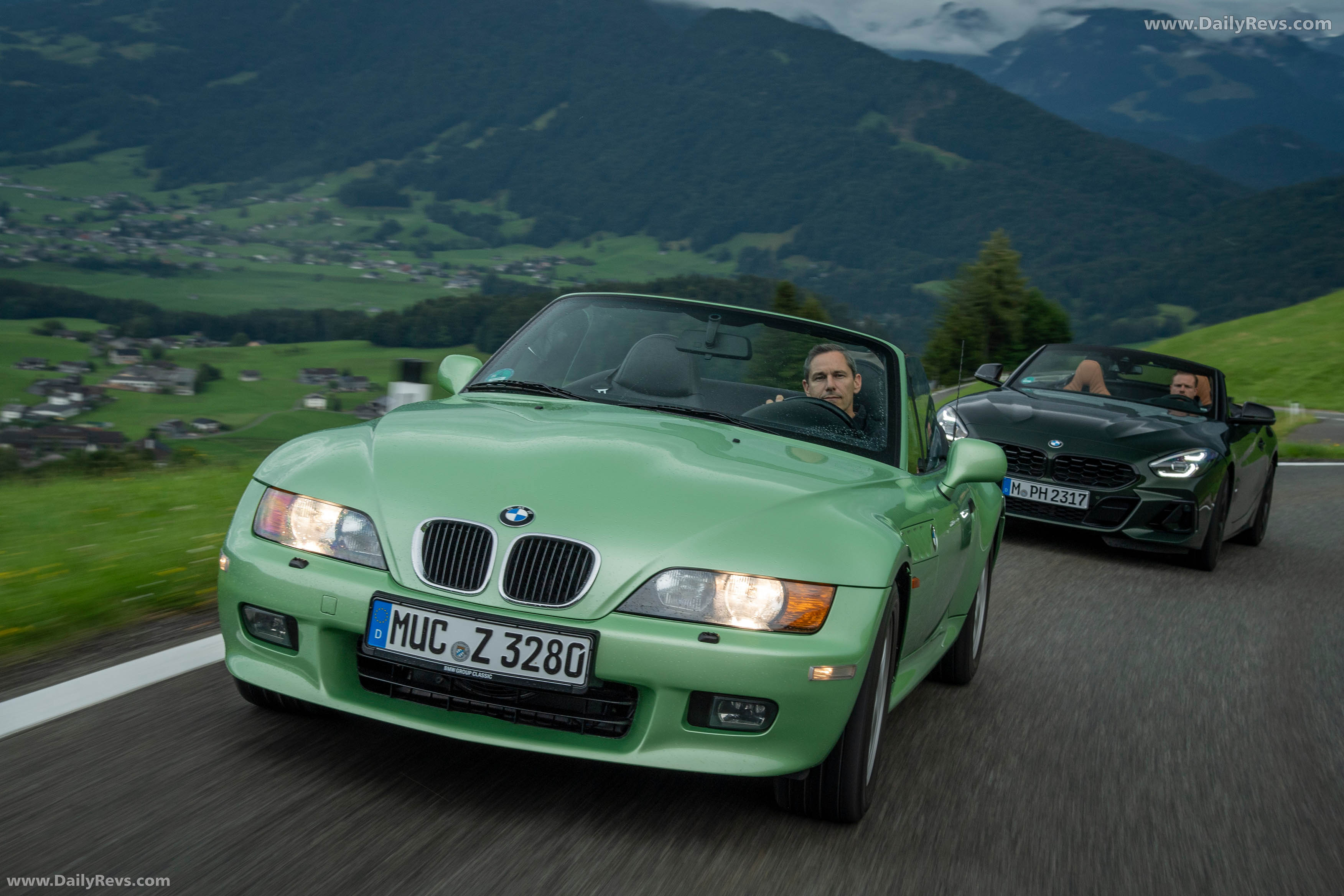 1999 BMW Z3 Roadster Front View
