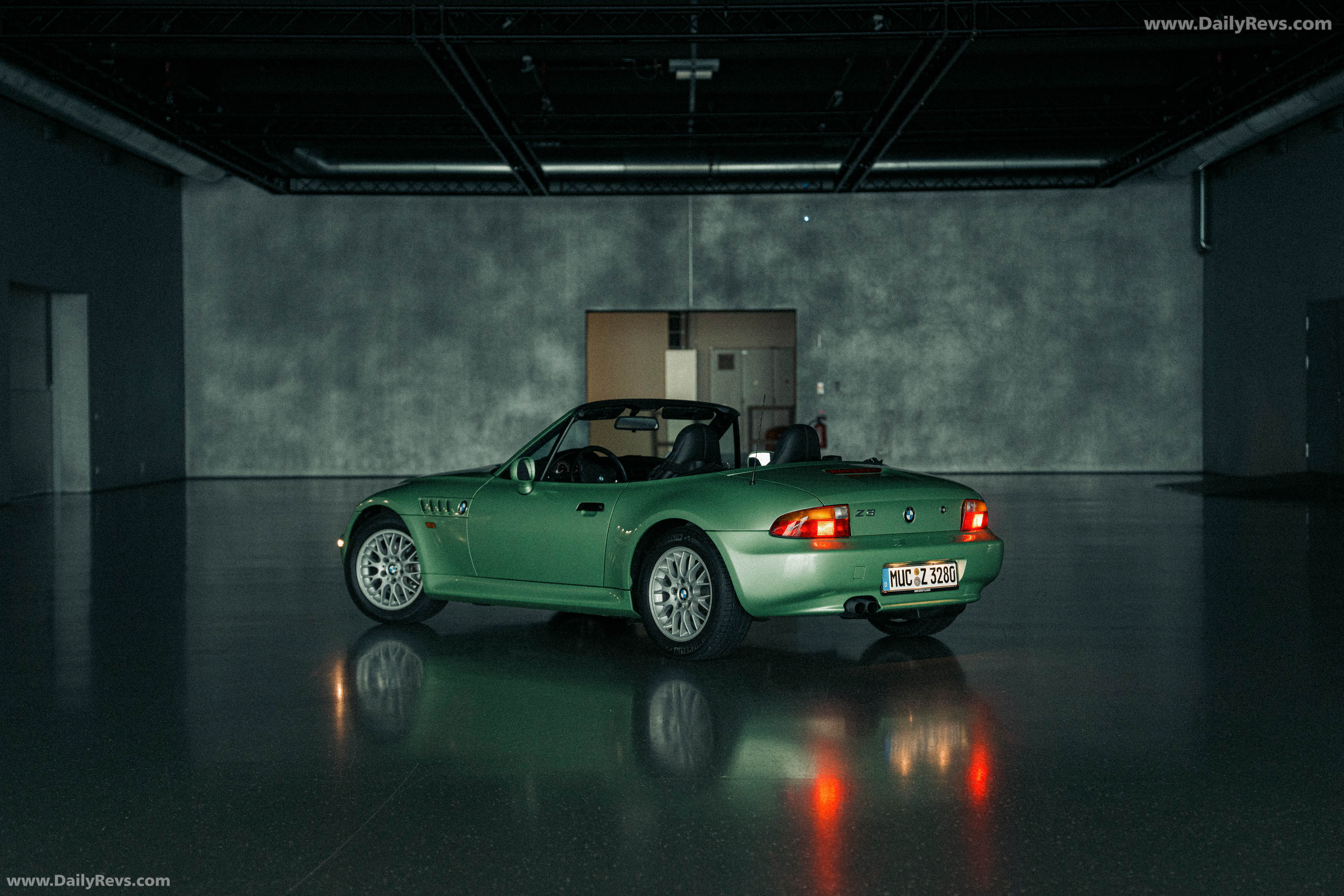 1999 BMW Z3 Roadster Rear View