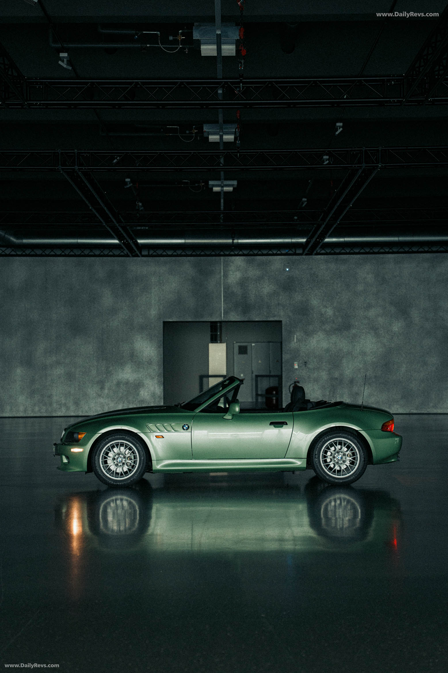 1999 BMW Z3 Roadster Side View