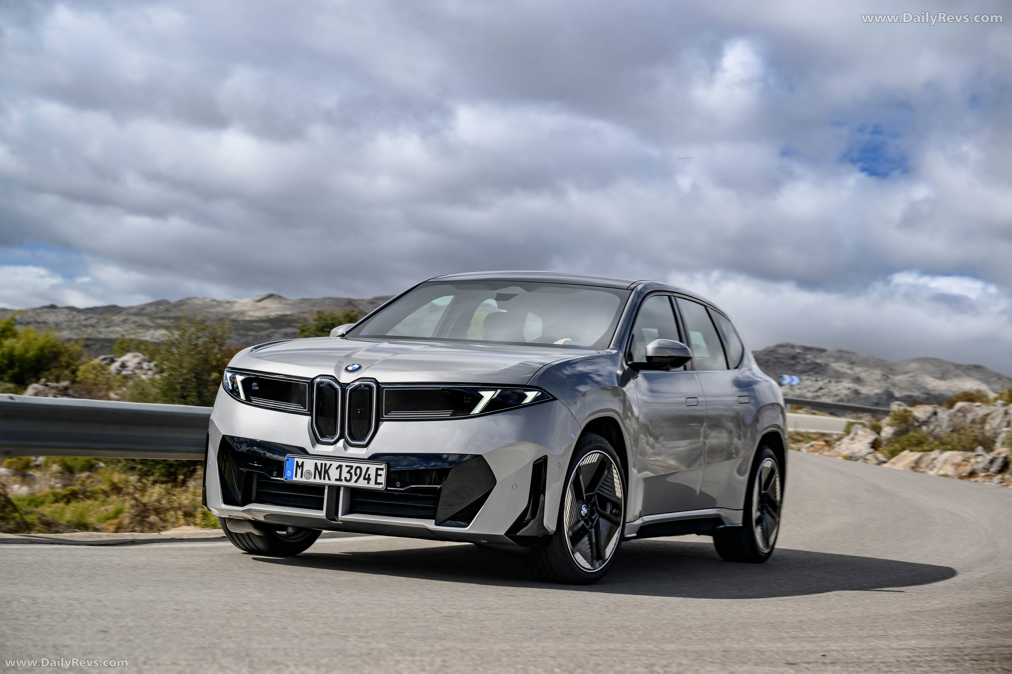 2026 BMW iX3 50 xDrive NA5 Polarized Gray Front View