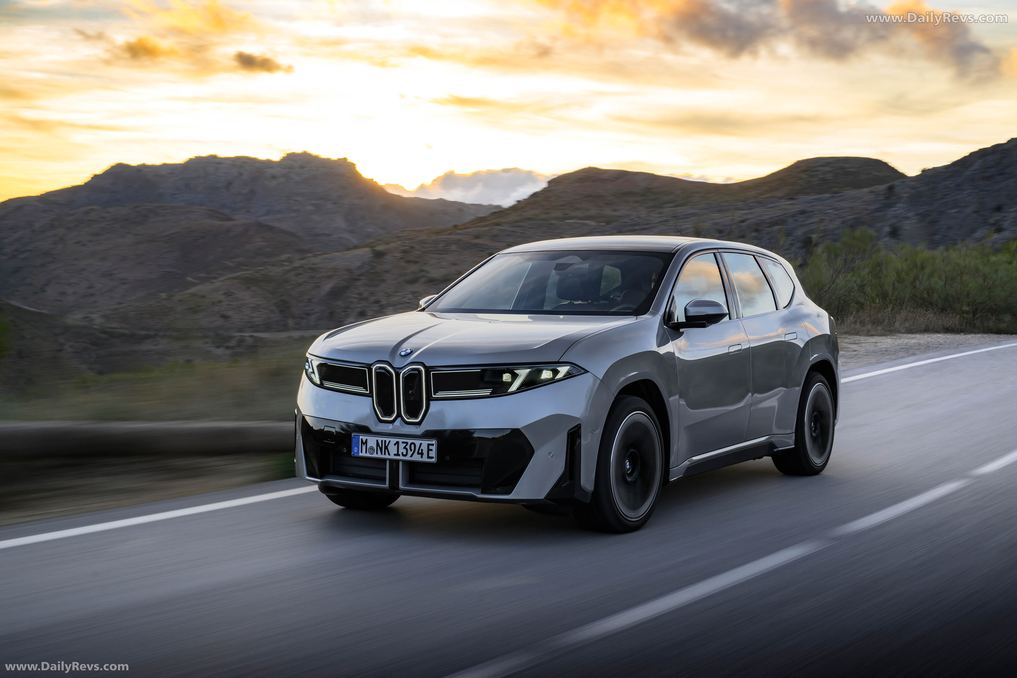2026 BMW iX3 50 xDrive NA5 Polarized Gray Front View