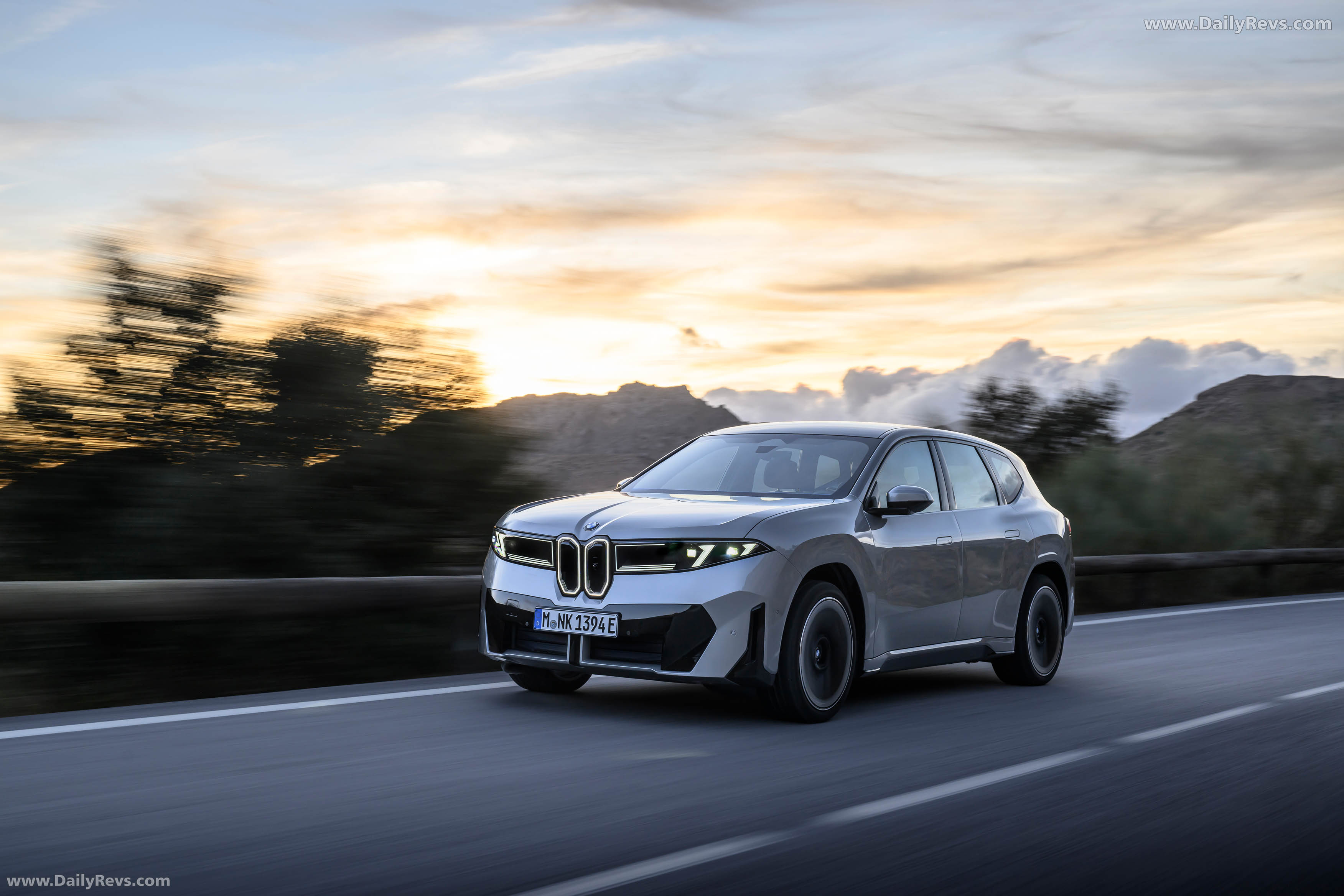 2026 BMW iX3 50 xDrive NA5 Polarized Gray Front View