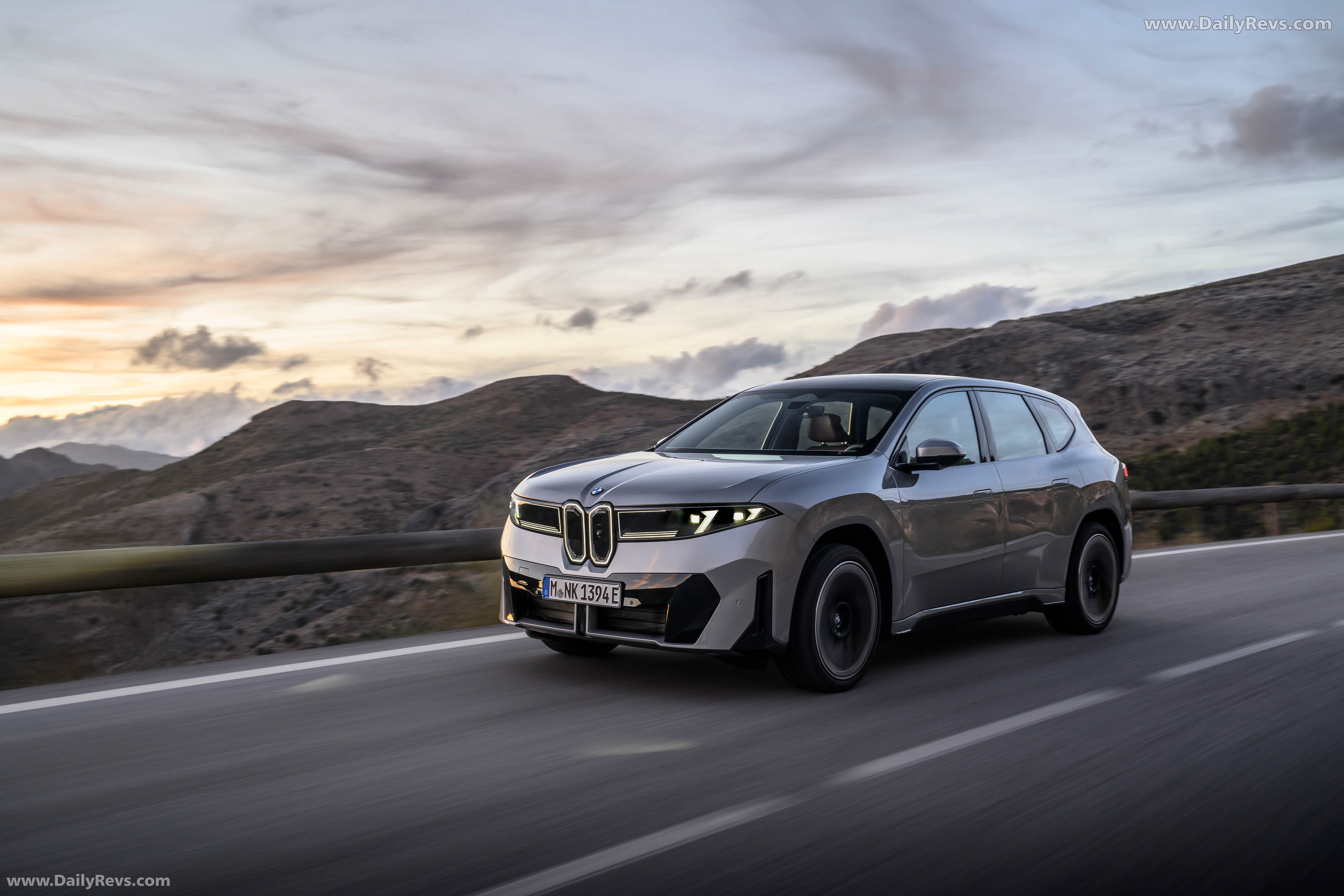 2026 BMW iX3 50 xDrive NA5 Polarized Gray Front View