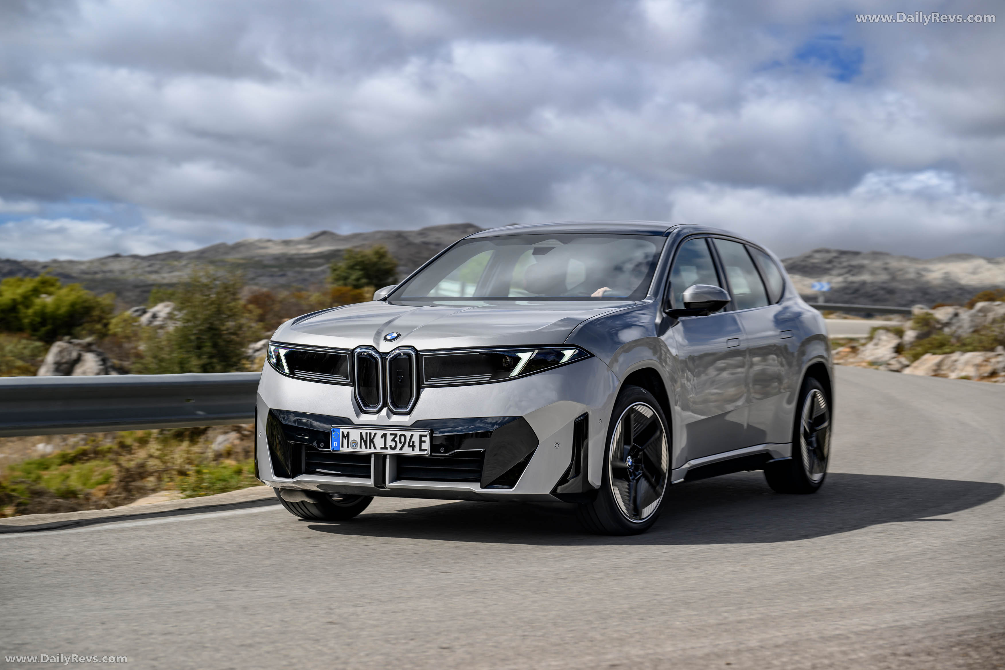 2026 BMW iX3 50 xDrive NA5 Polarized Gray Front View