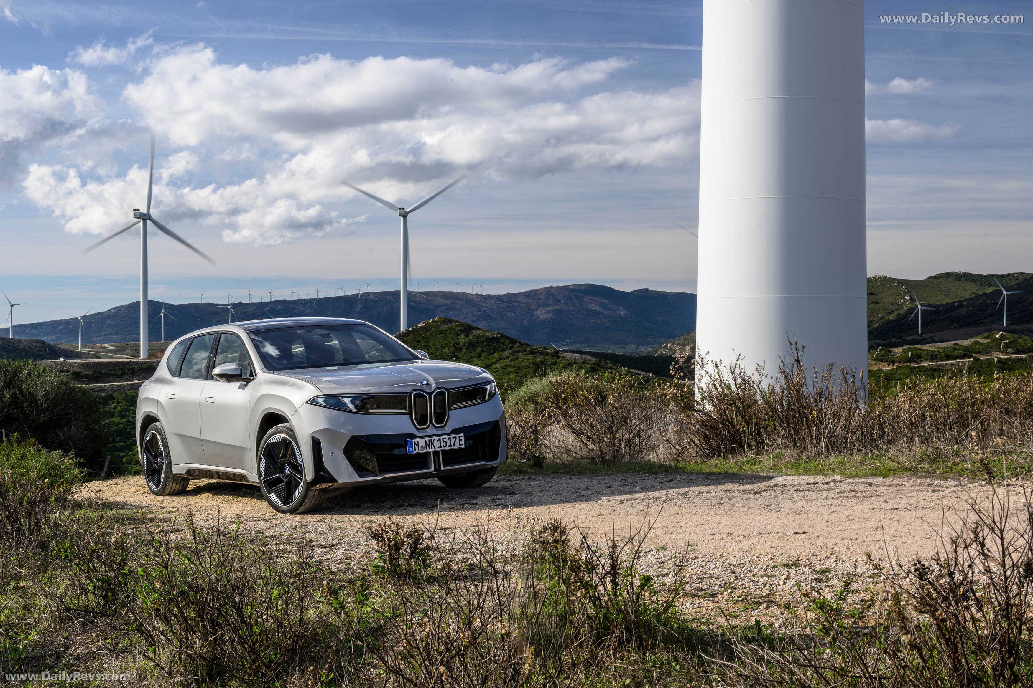 2026 BMW iX3 50 xDrive NA5 Polarized Gray Front View