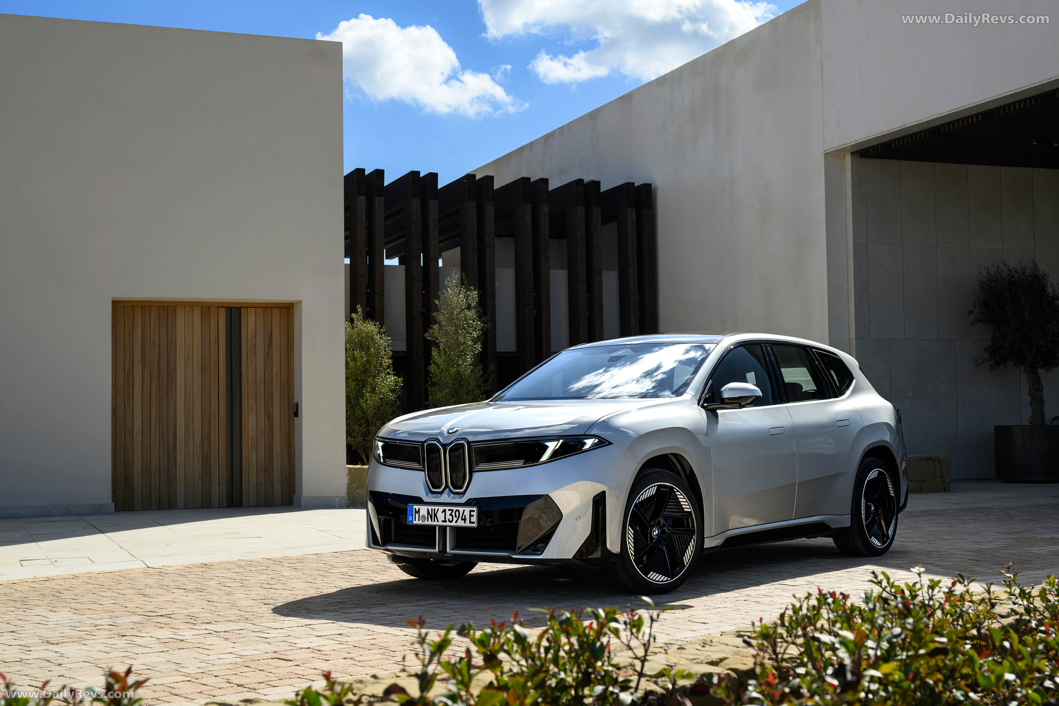 2026 BMW iX3 50 xDrive NA5 Polarized Gray Front View