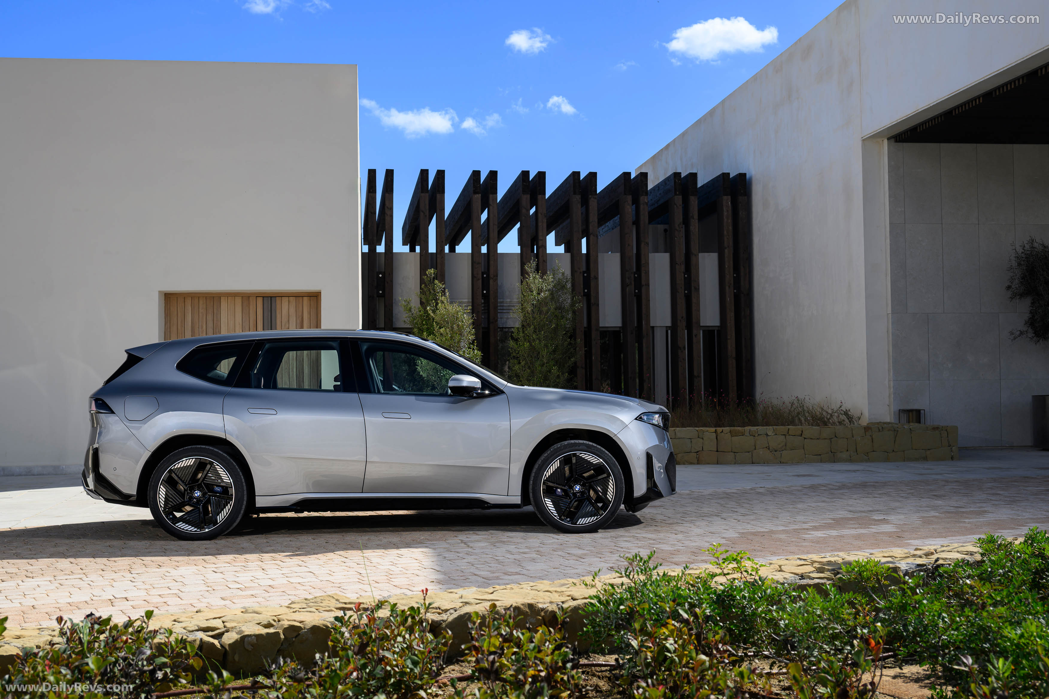 2026 BMW iX3 50 xDrive NA5 Polarized Gray Side View