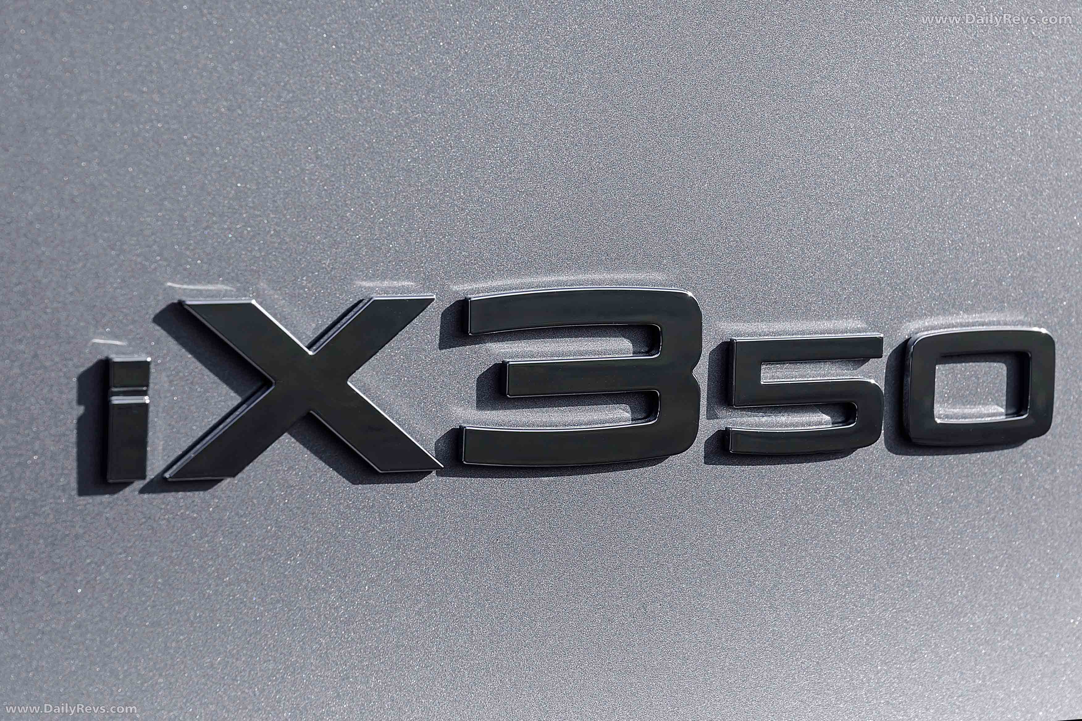 2026 BMW iX3 50 xDrive NA5 Polarized Gray Exterior