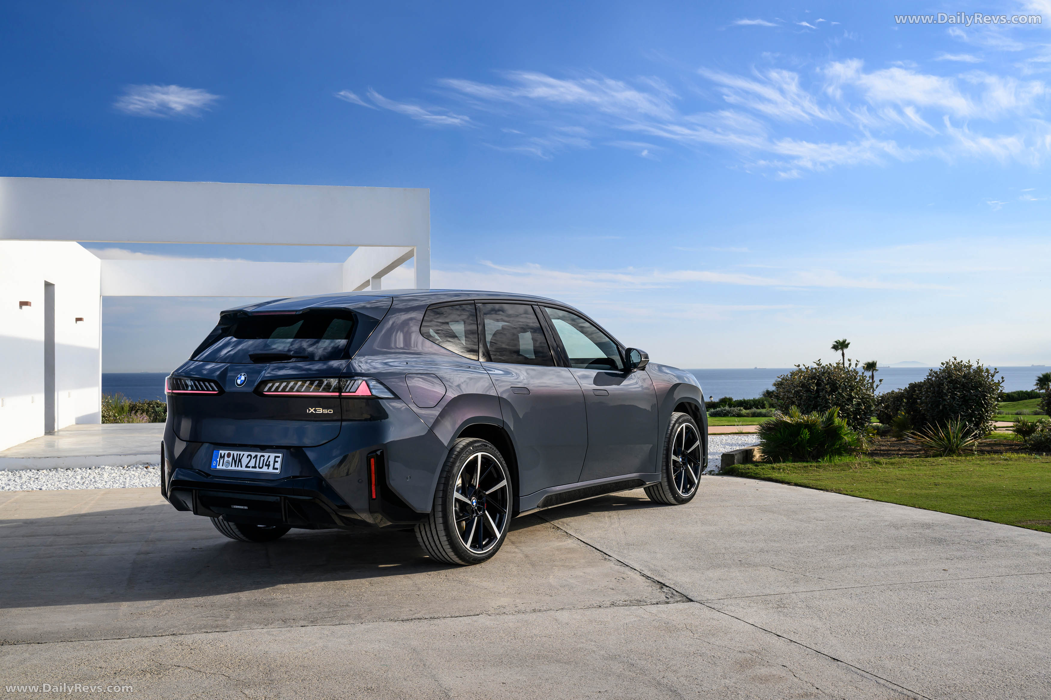 2026 BMW iX3 50 xDrive NA5 Polarized Gray Rear View