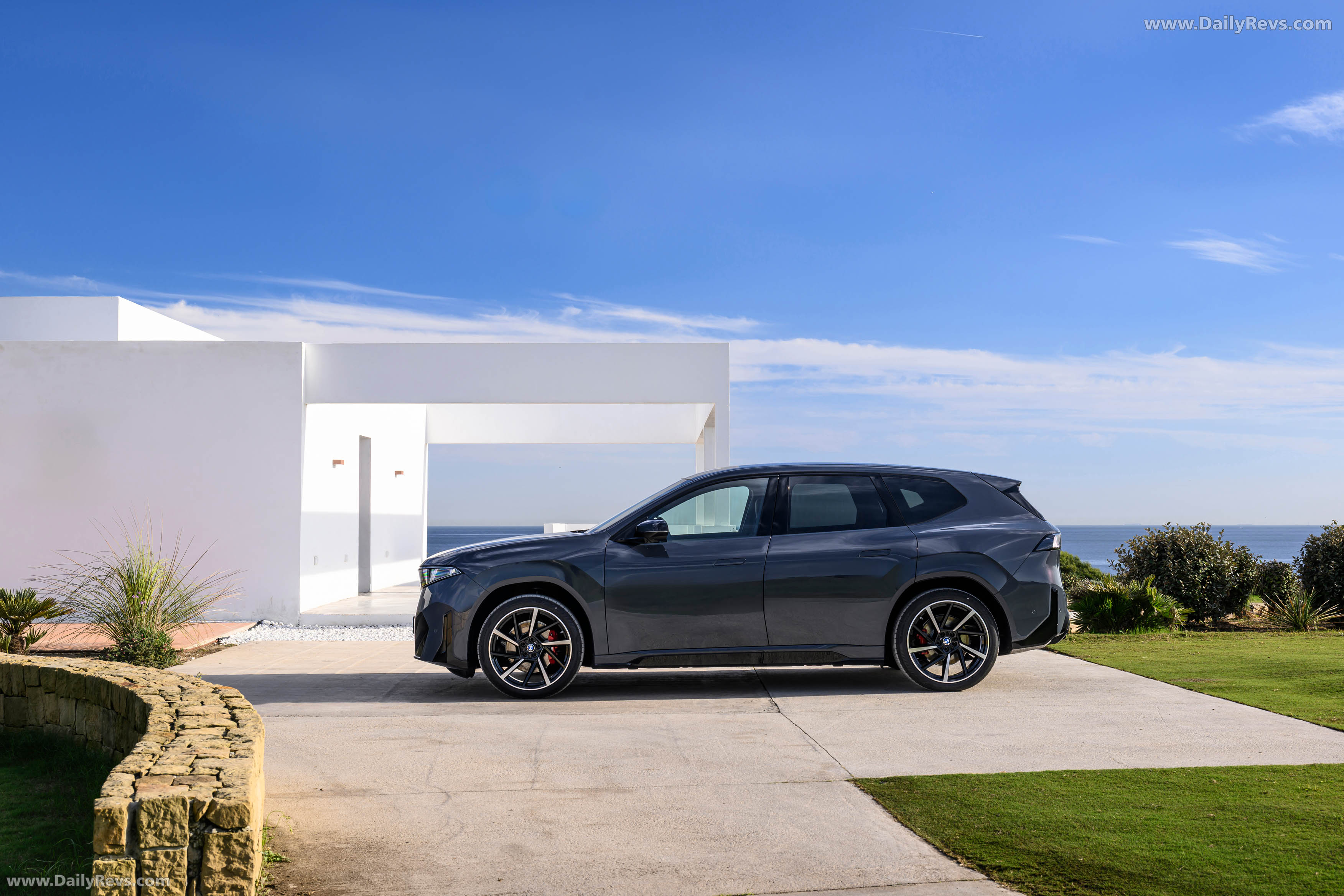 2026 BMW iX3 50 xDrive NA5 Polarized Gray Side View