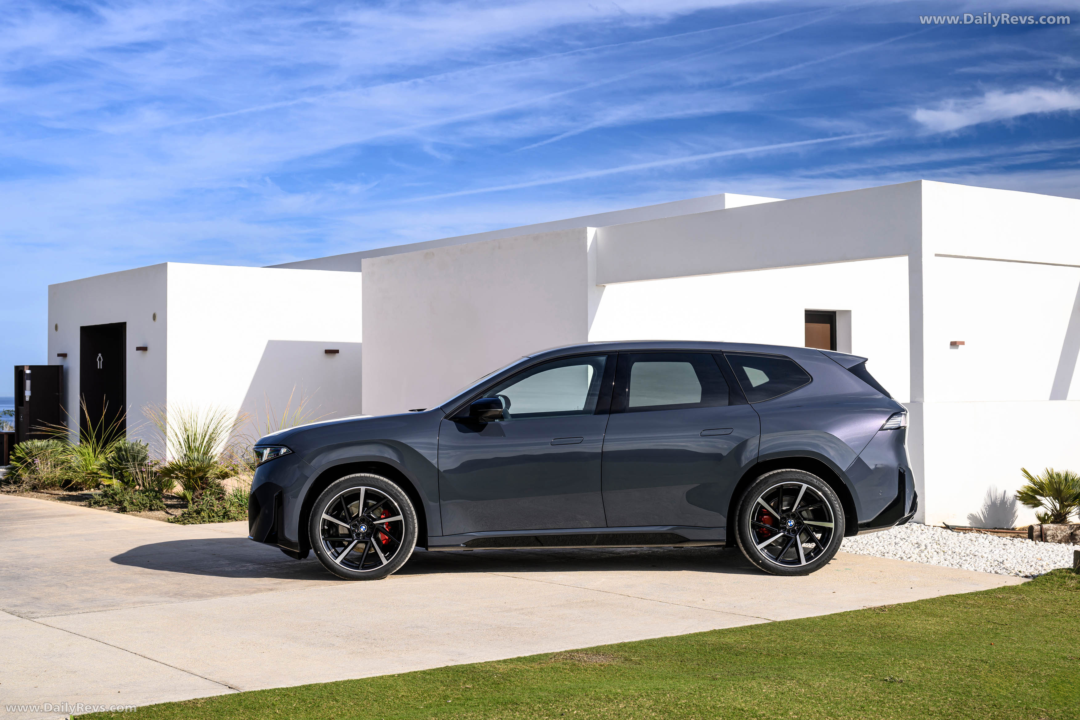 2026 BMW iX3 50 xDrive NA5 Polarized Gray Side View