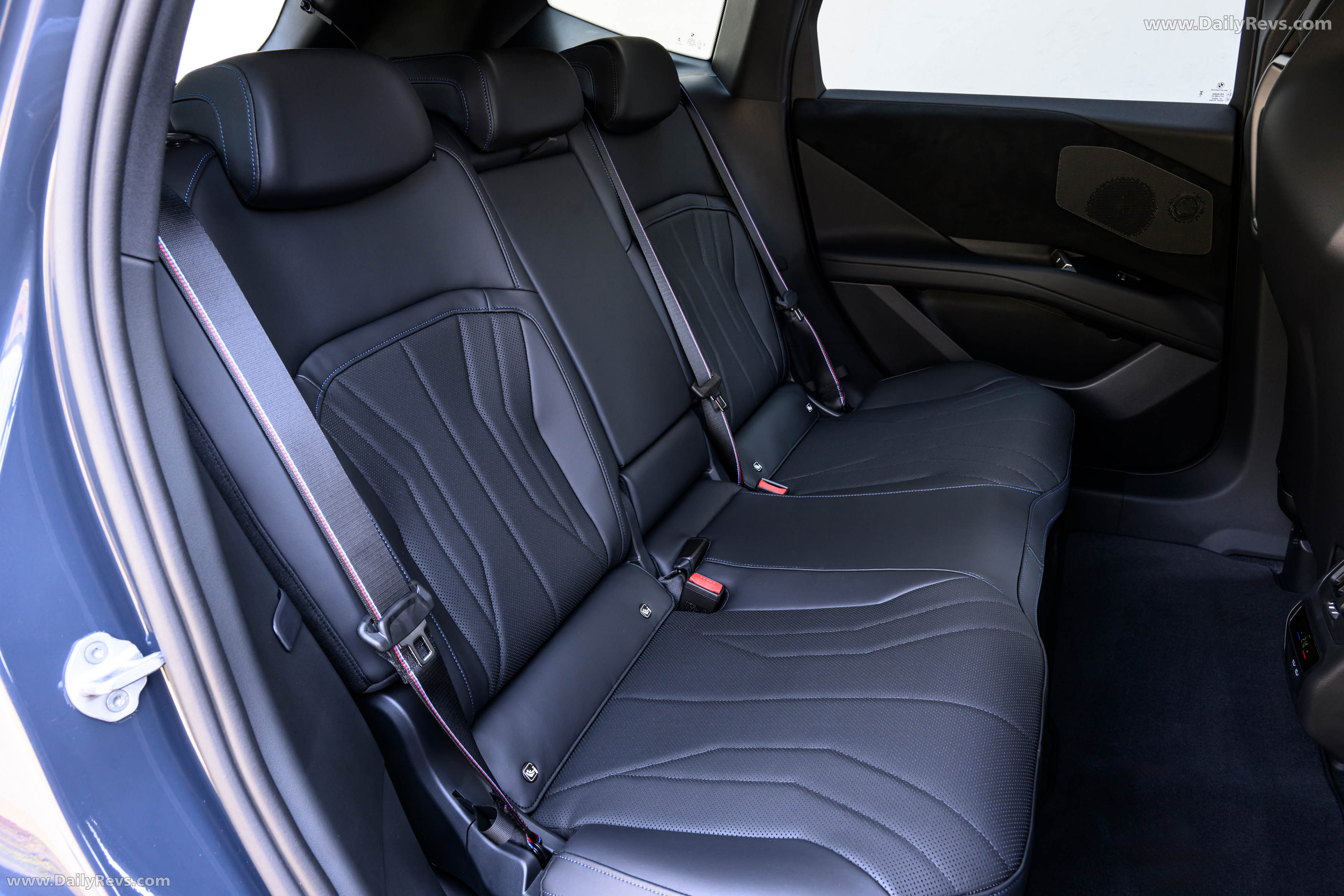 2026 BMW iX3 50 xDrive NA5 Polarized Gray Interior