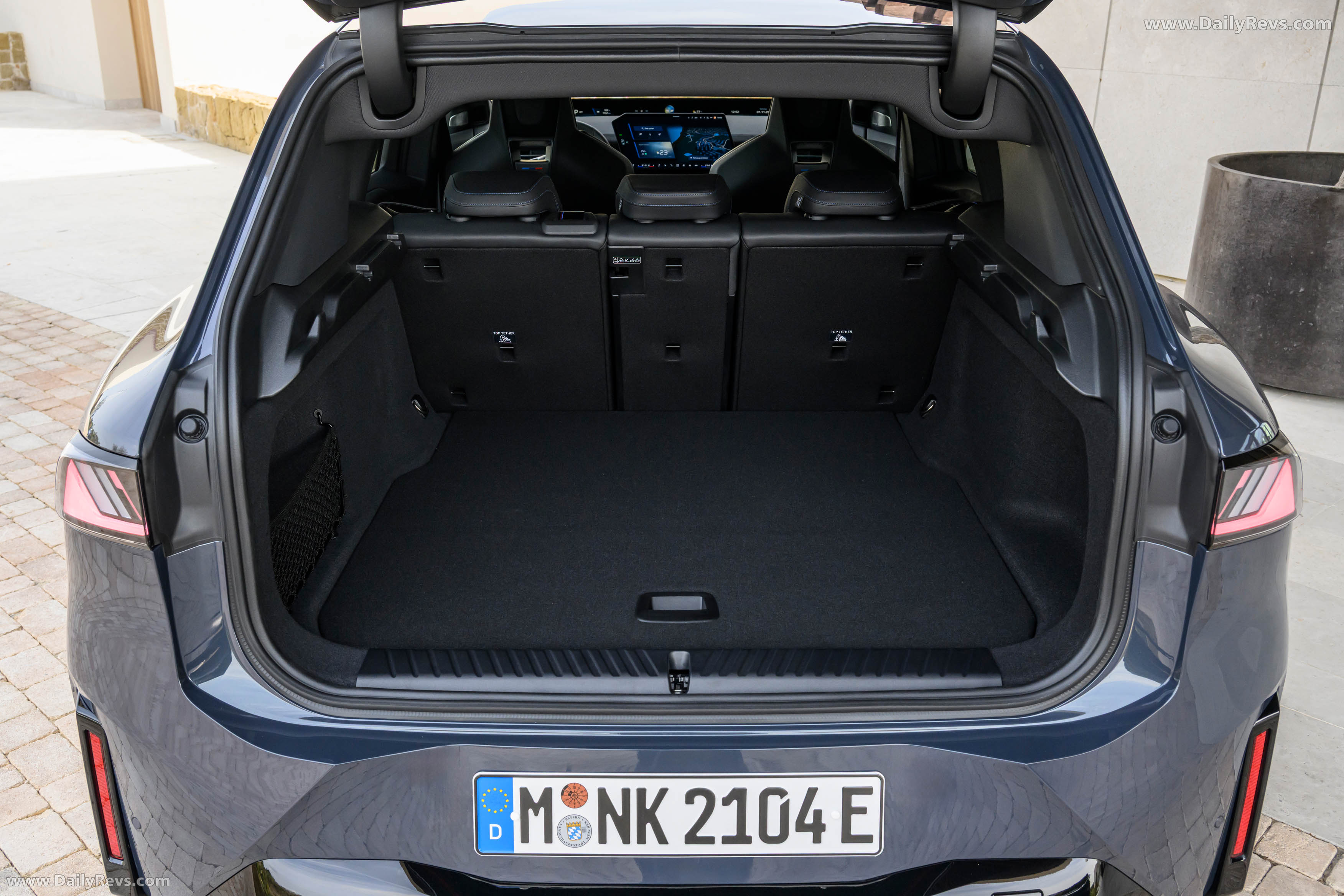 2026 BMW iX3 50 xDrive NA5 Polarized Gray Interior