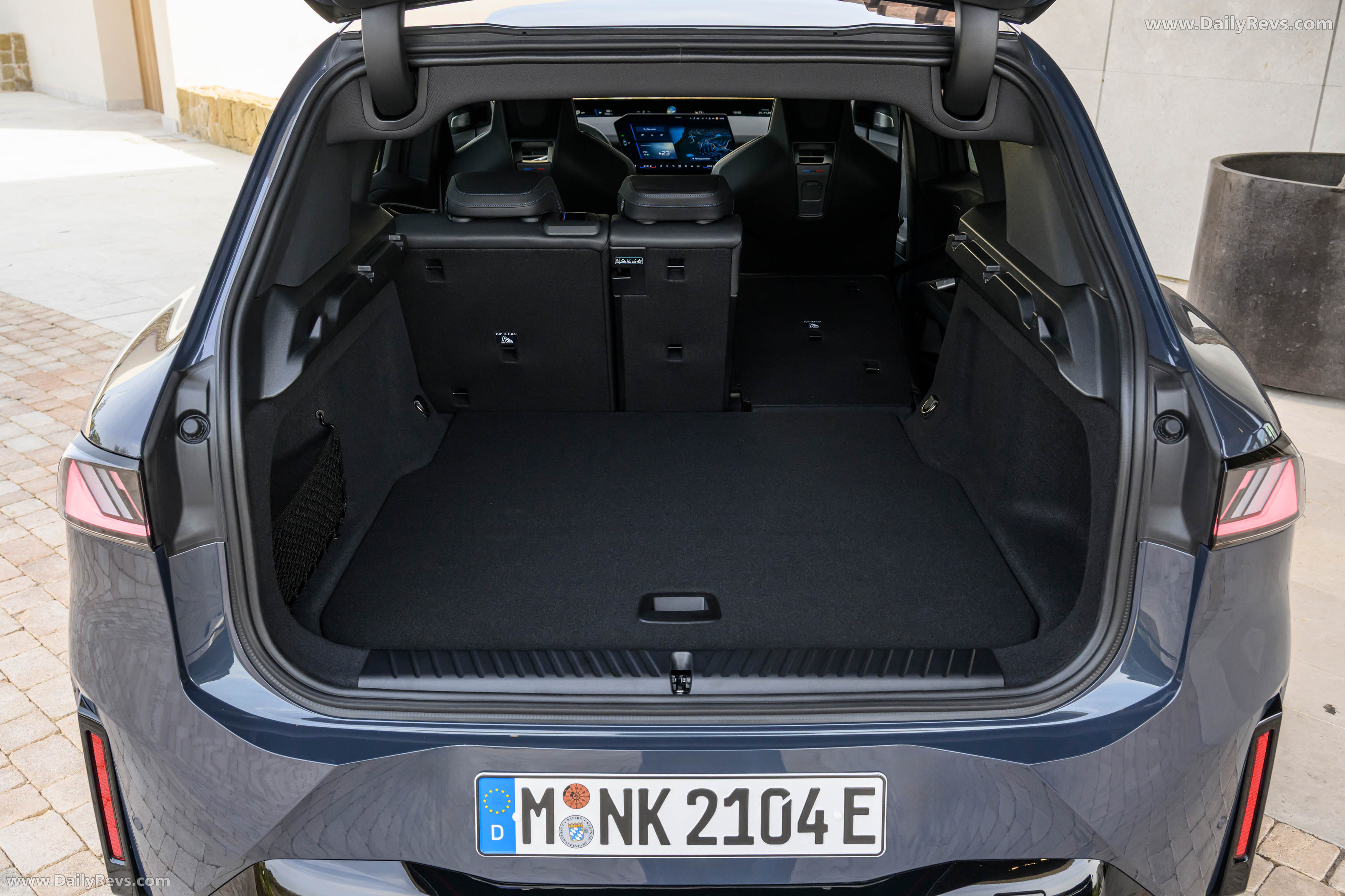 2026 BMW iX3 50 xDrive NA5 Polarized Gray Interior