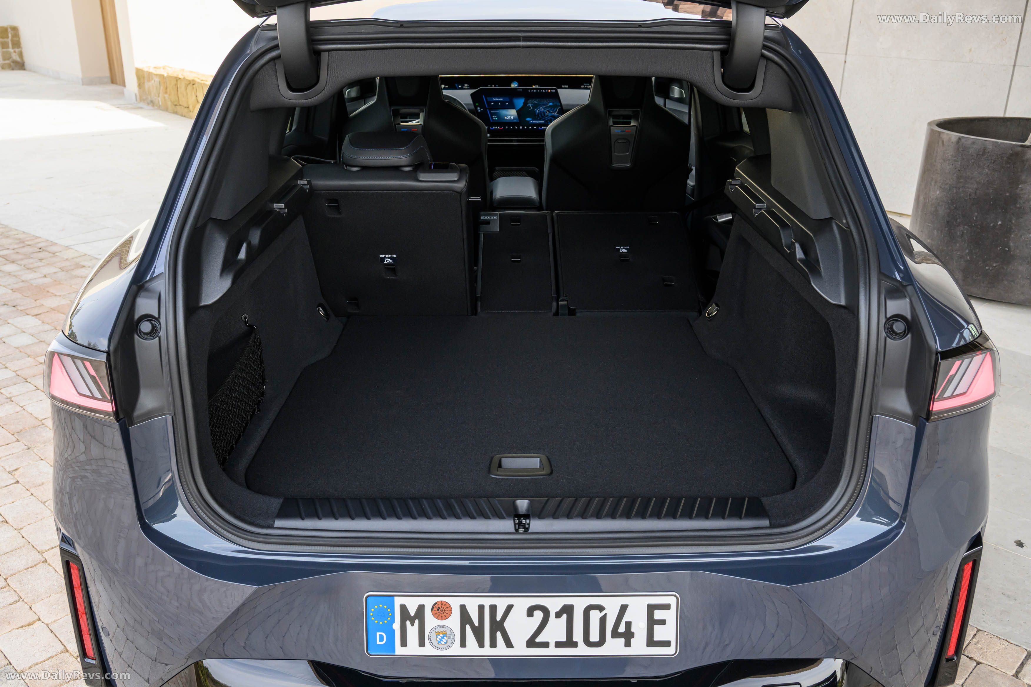2026 BMW iX3 50 xDrive NA5 Polarized Gray Interior