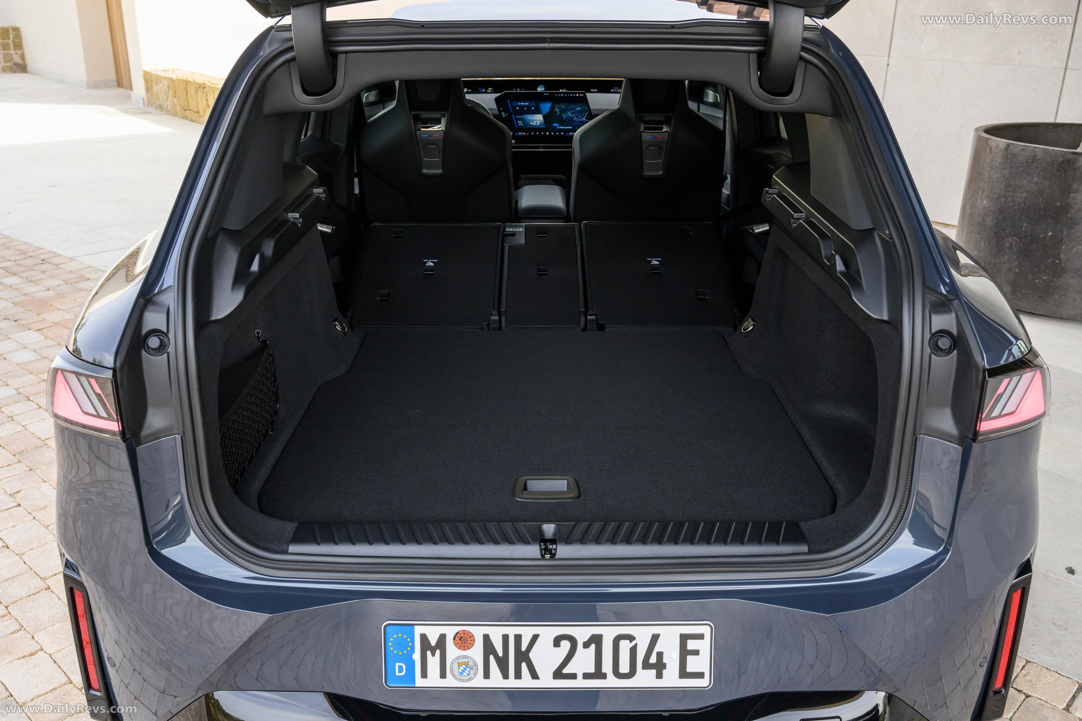 2026 BMW iX3 50 xDrive NA5 Polarized Gray Interior