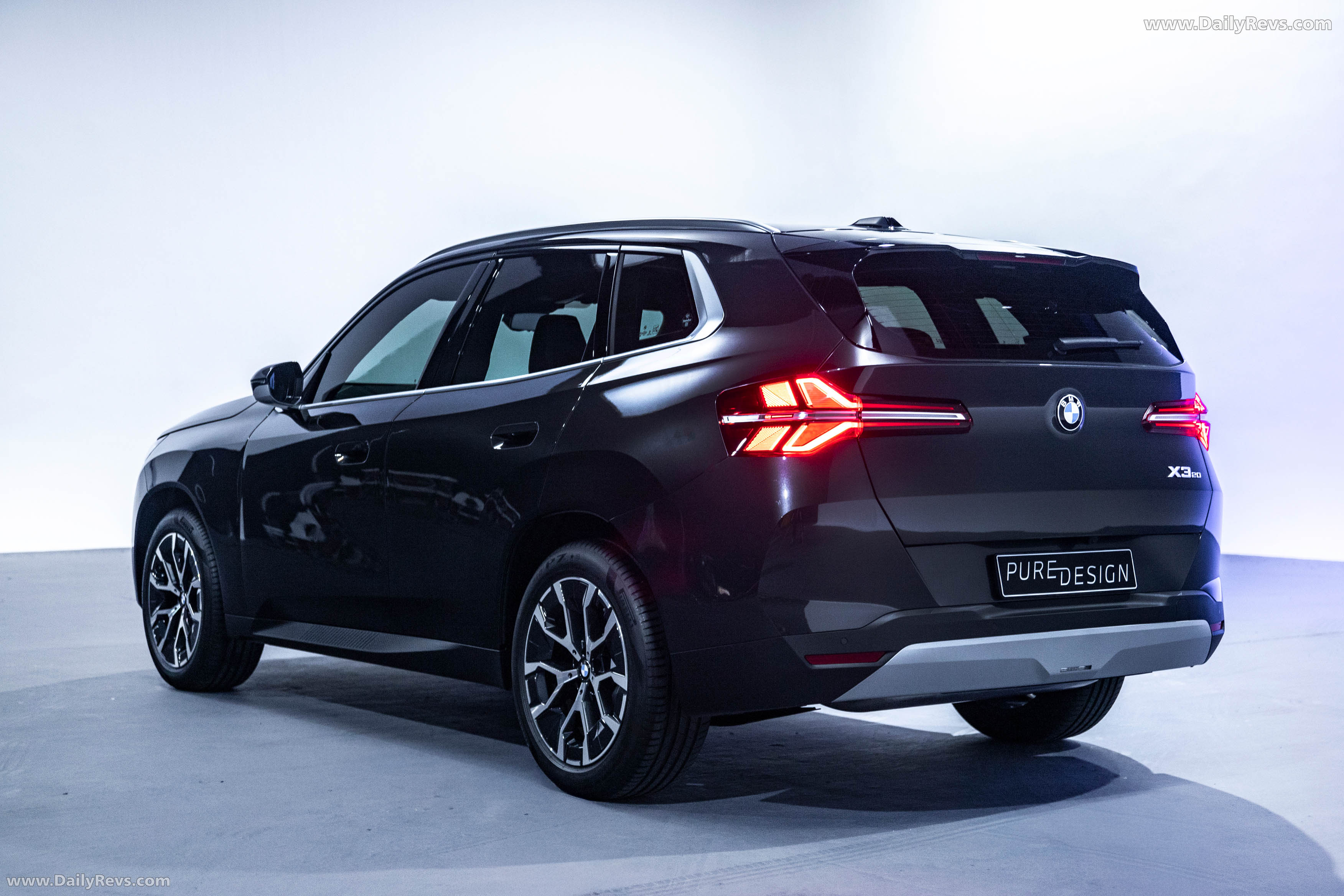 2025 BMW X3 20d Pure Design G45 Rear View