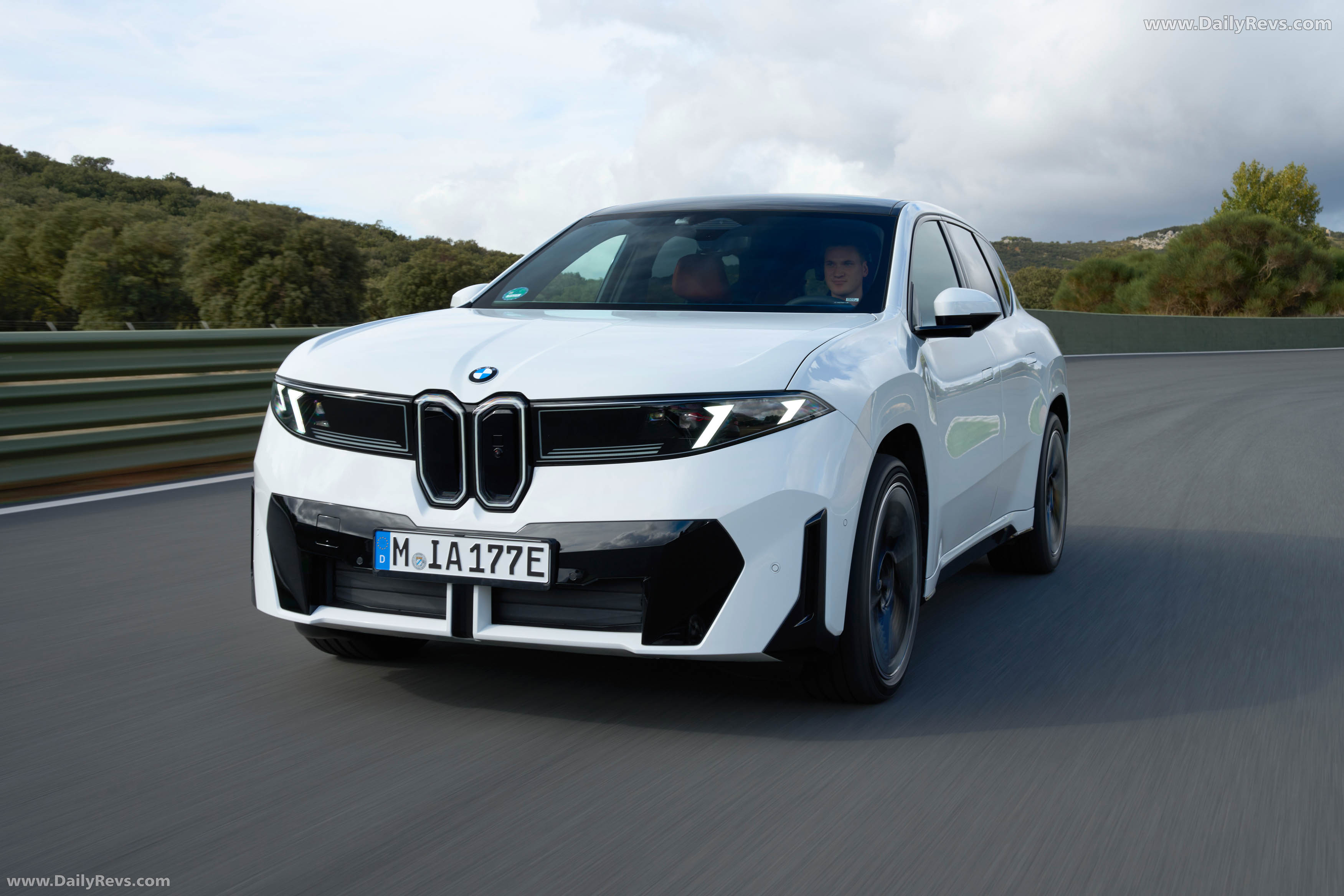 2026 BMW iX3 50 xDrive NA5 Alpine White Front View