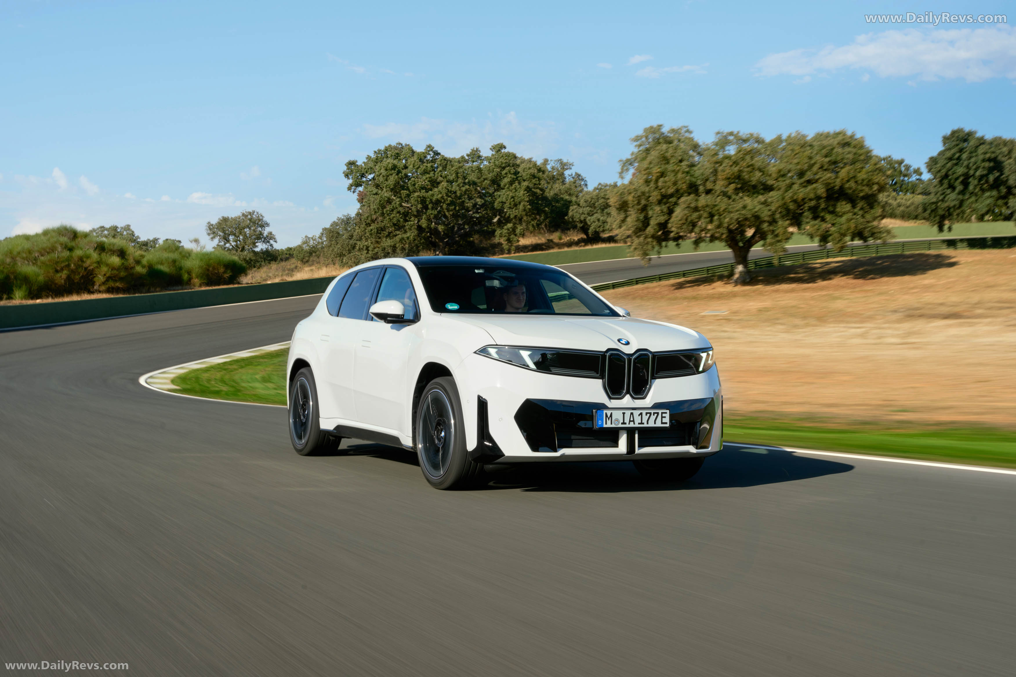 2026 BMW iX3 50 xDrive NA5 Alpine White Front View