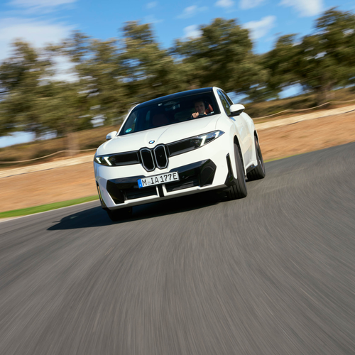 2026 BMW iX3 50 xDrive NA5 Alpine White Front View