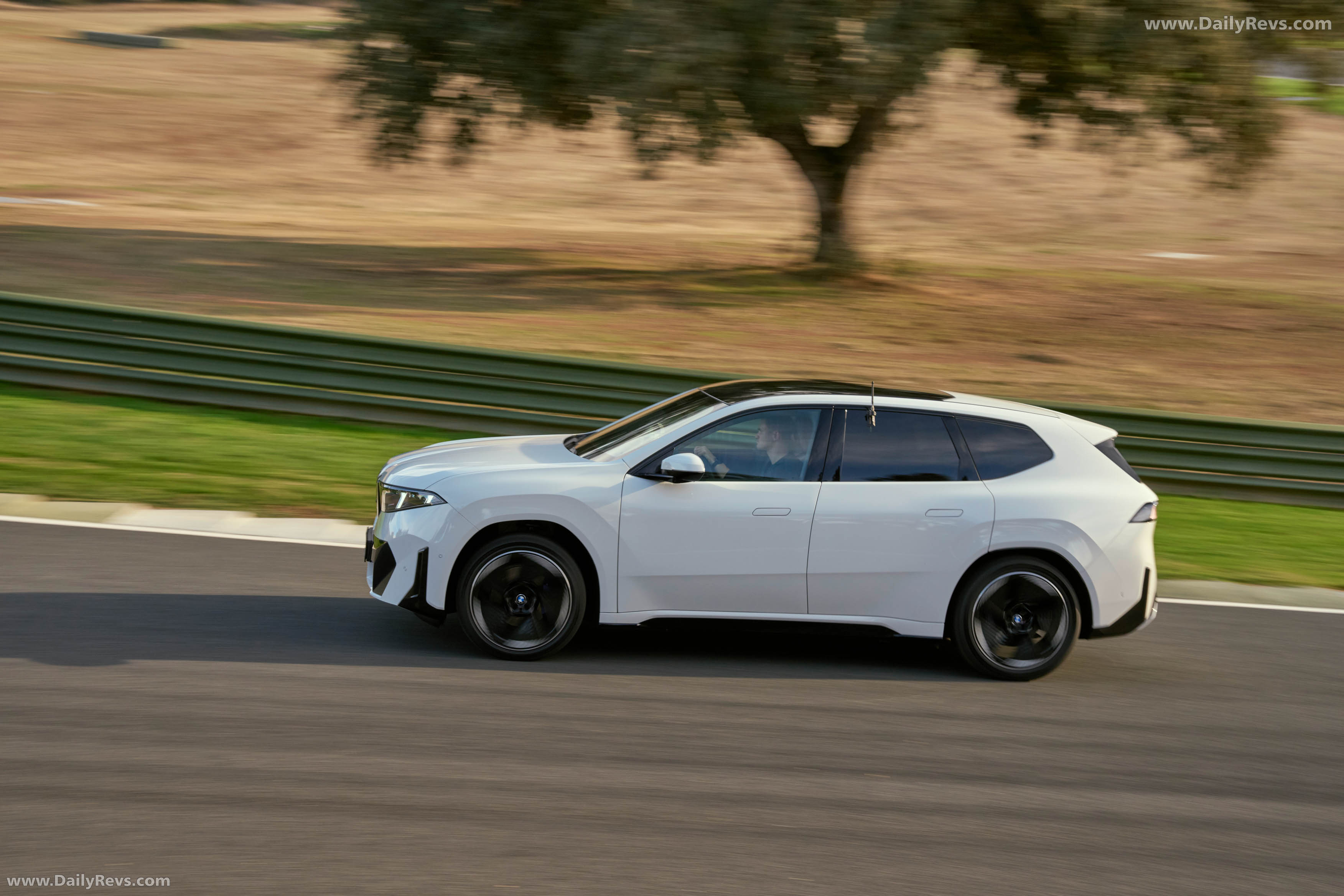 2026 BMW iX3 50 xDrive NA5 Alpine White Side View
