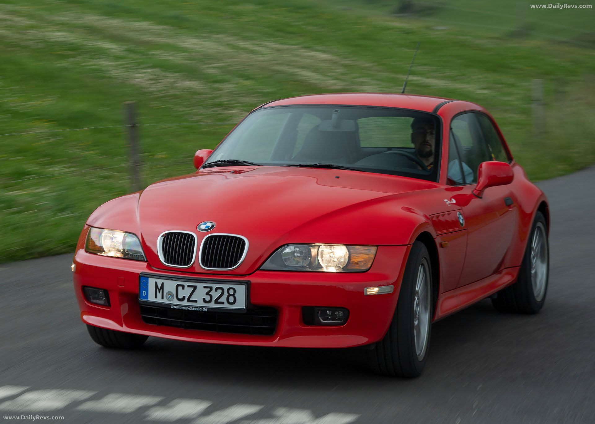 1999 BMW Z3 Coupe 2.8 E36 Front View