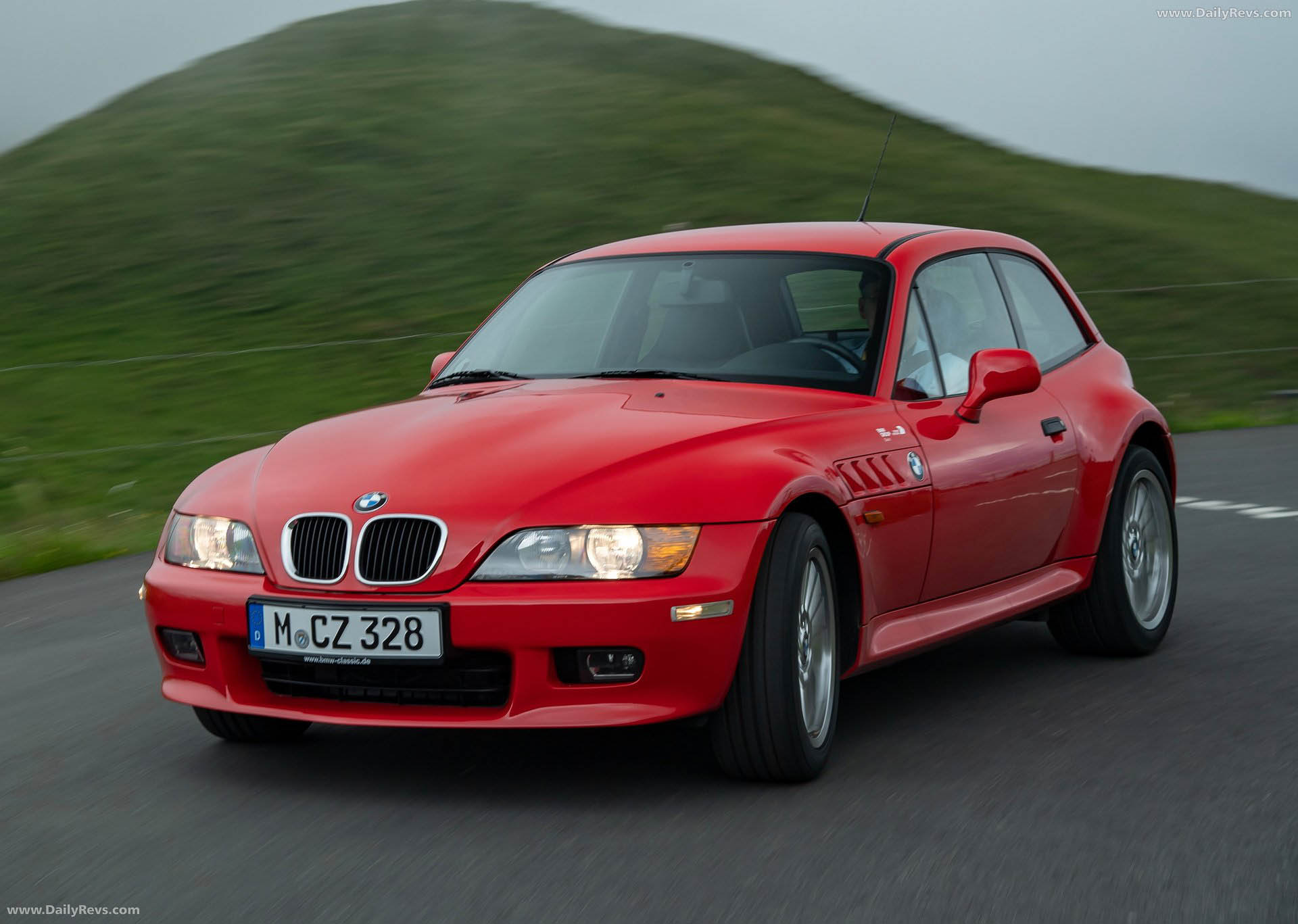 1999 BMW Z3 Coupe 2.8 E36 Front View