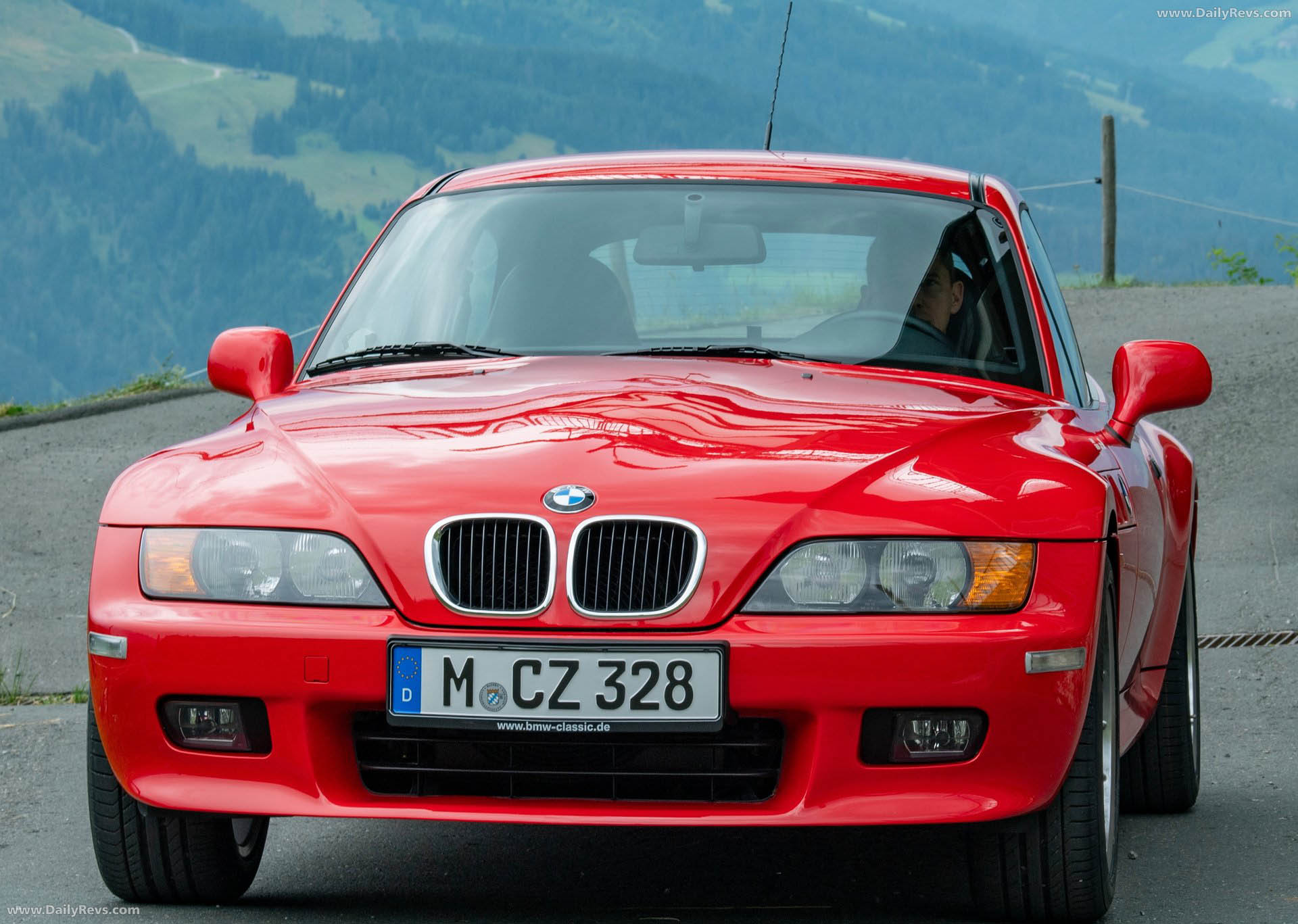 1999 BMW Z3 Coupe 2.8 E36 Front View