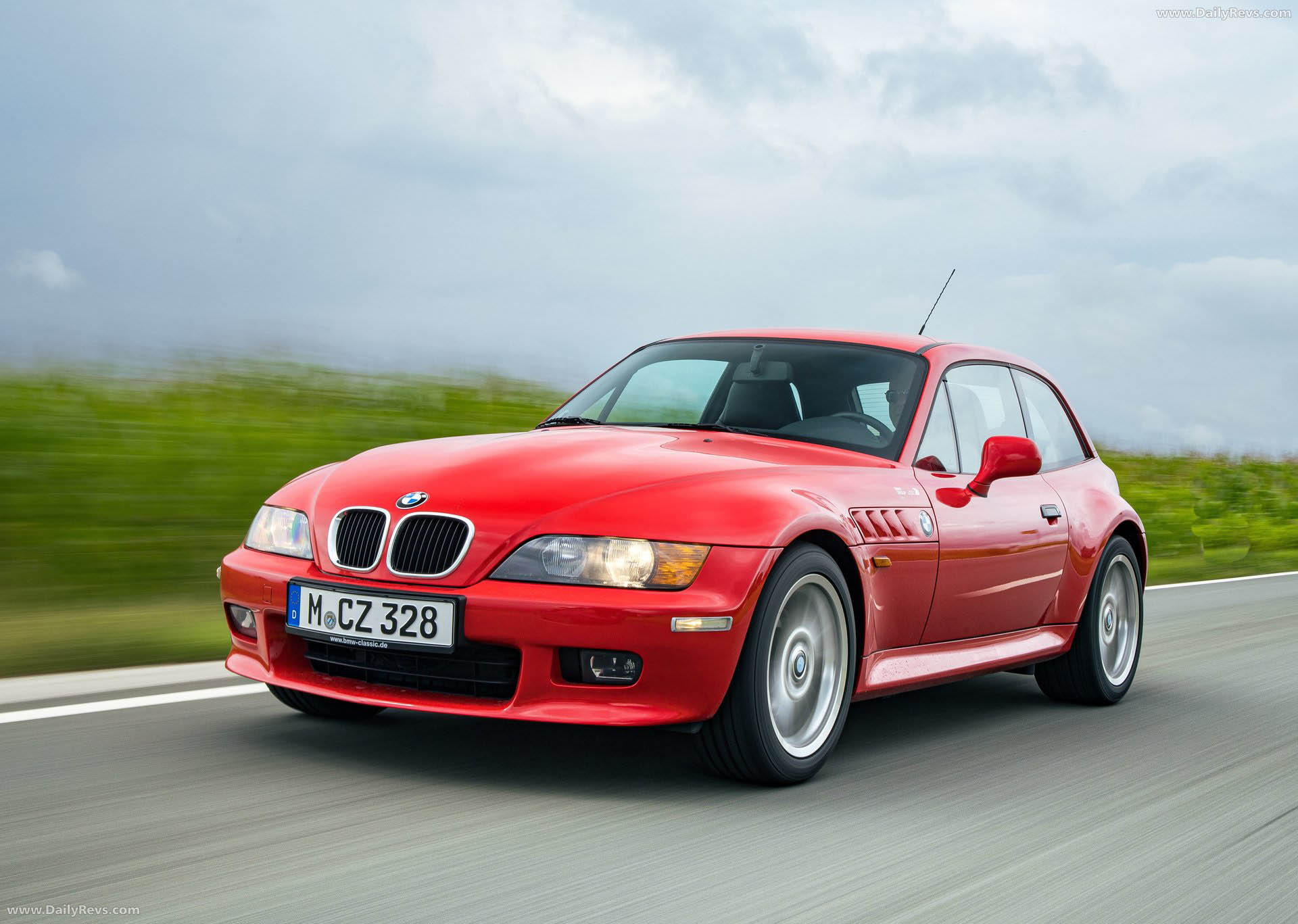 1999 BMW Z3 Coupe 2.8 E36 Front View