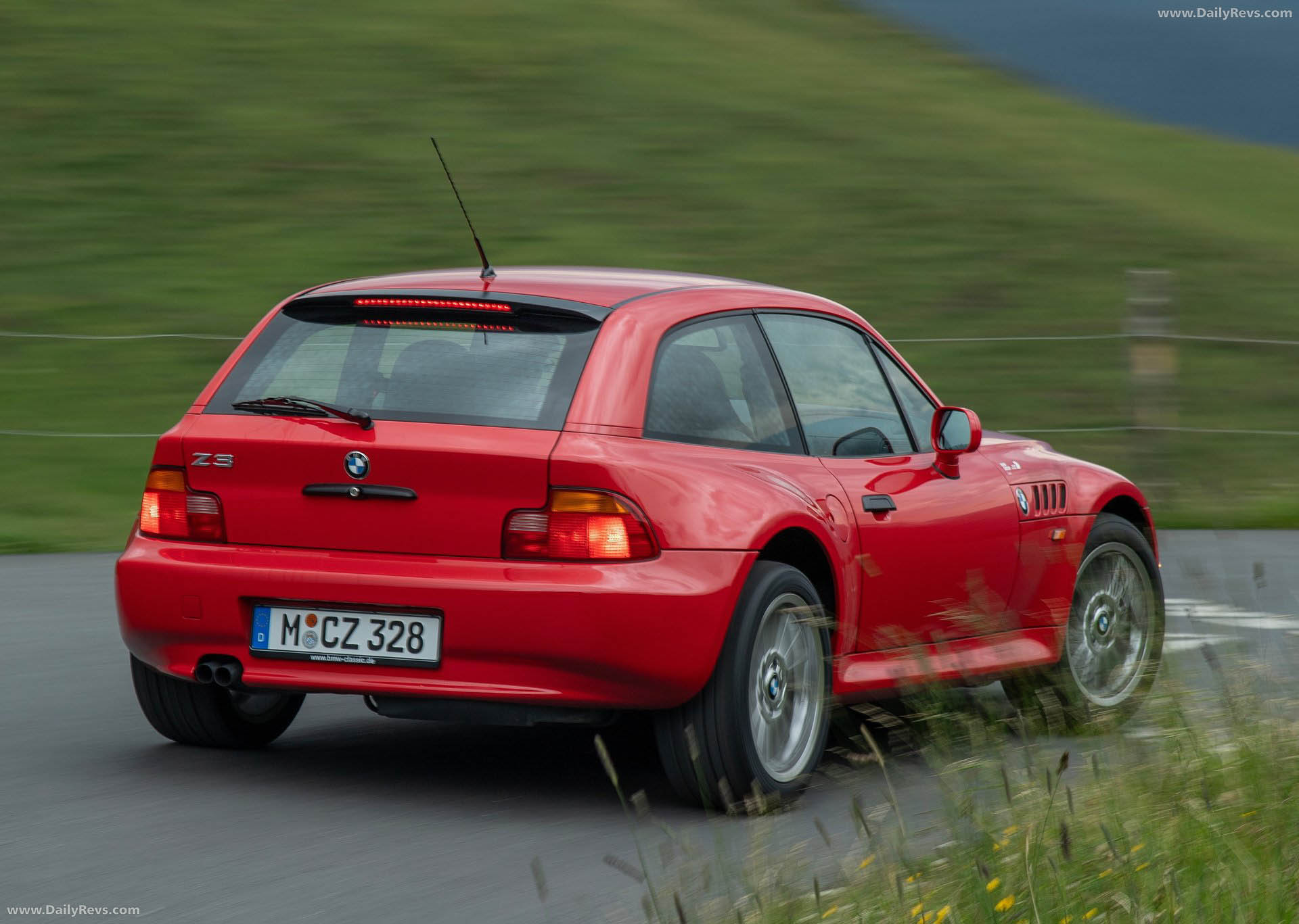 1999 BMW Z3 Coupe 2.8 E36 Rear View