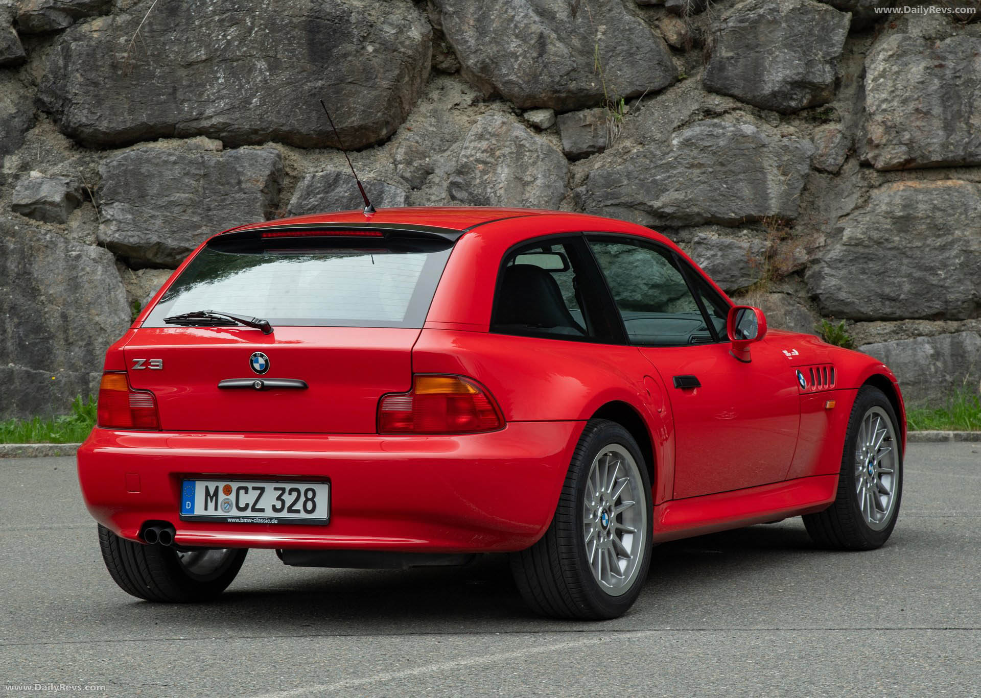 1999 BMW Z3 Coupe 2.8 E36 Rear View