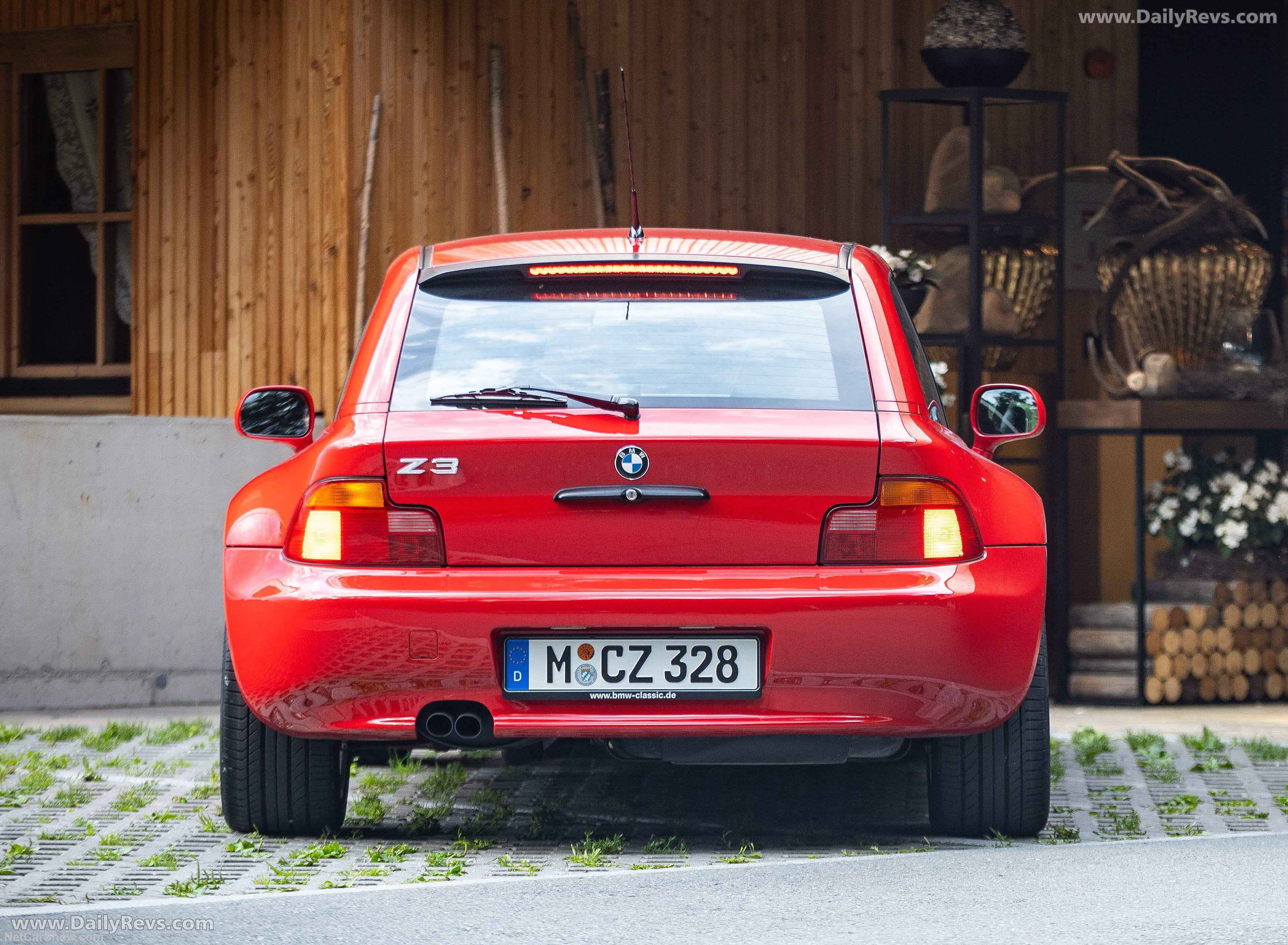 1999 BMW Z3 Coupe 2.8 E36 Rear View